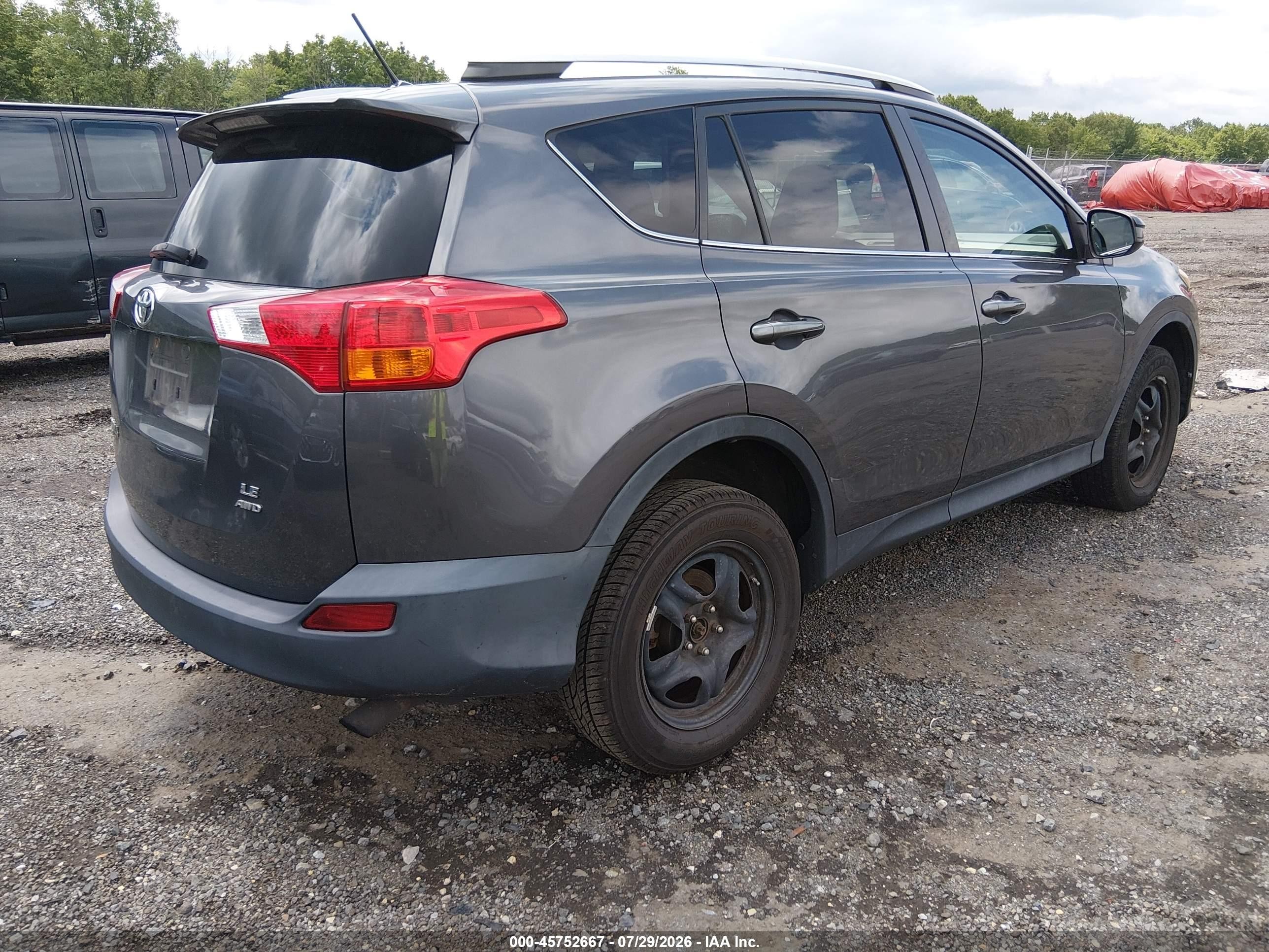 2015 Toyota Rav4 Le Gray vin: 2T3BFREV7FW281928