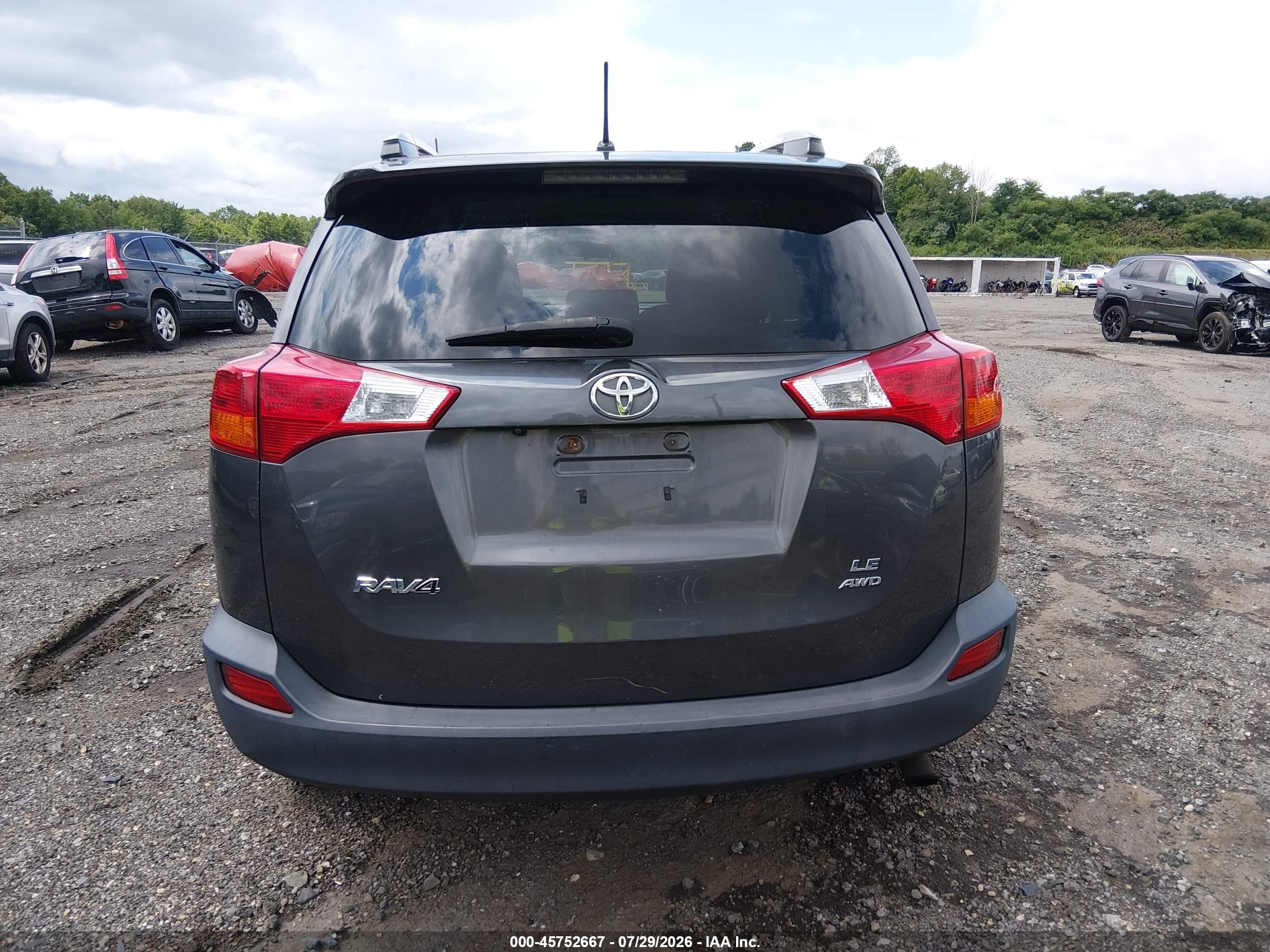 2015 Toyota Rav4 Le Gray vin: 2T3BFREV7FW281928