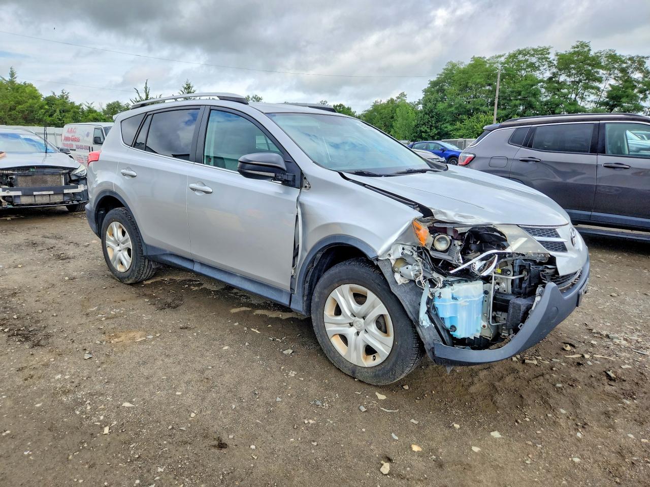 2015 Toyota Rav4 Le Серебряный vin: 2T3BFREV7FW305709