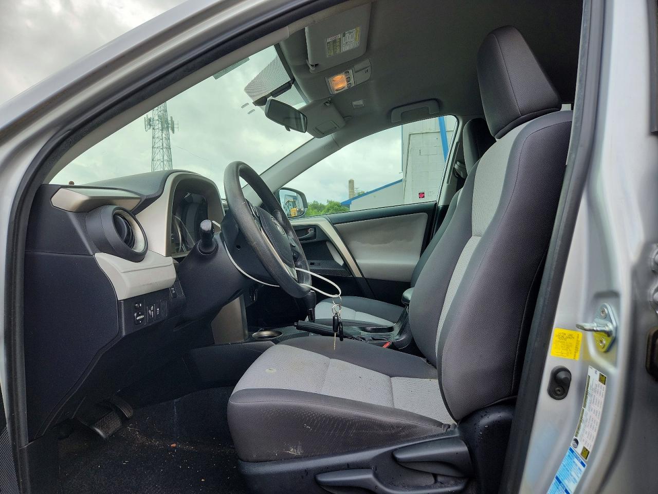 2015 Toyota Rav4 Le Серебряный vin: 2T3BFREV7FW305709