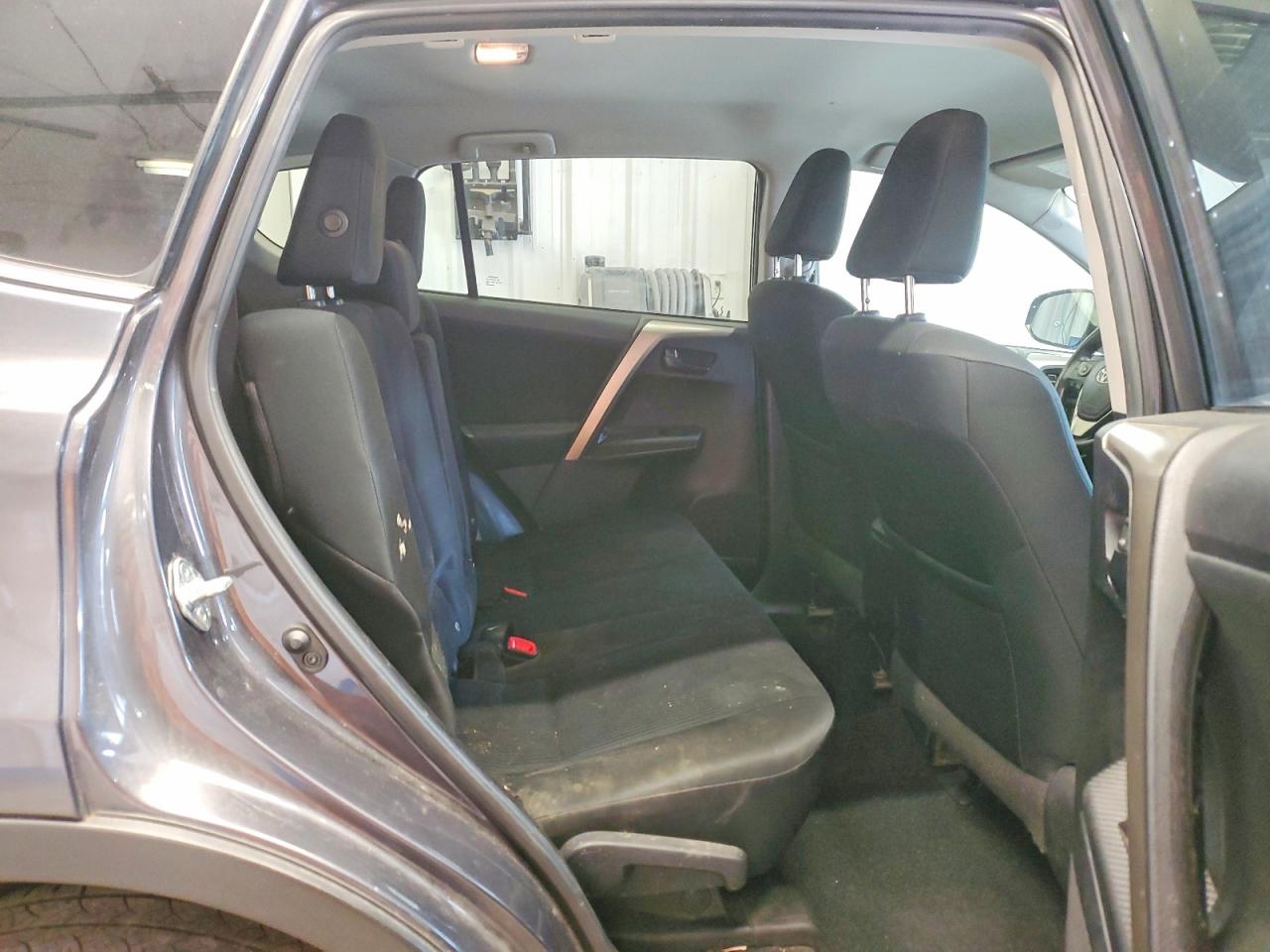 2015 Toyota Rav4 Le Gray vin: 2T3BFREV7FW307377