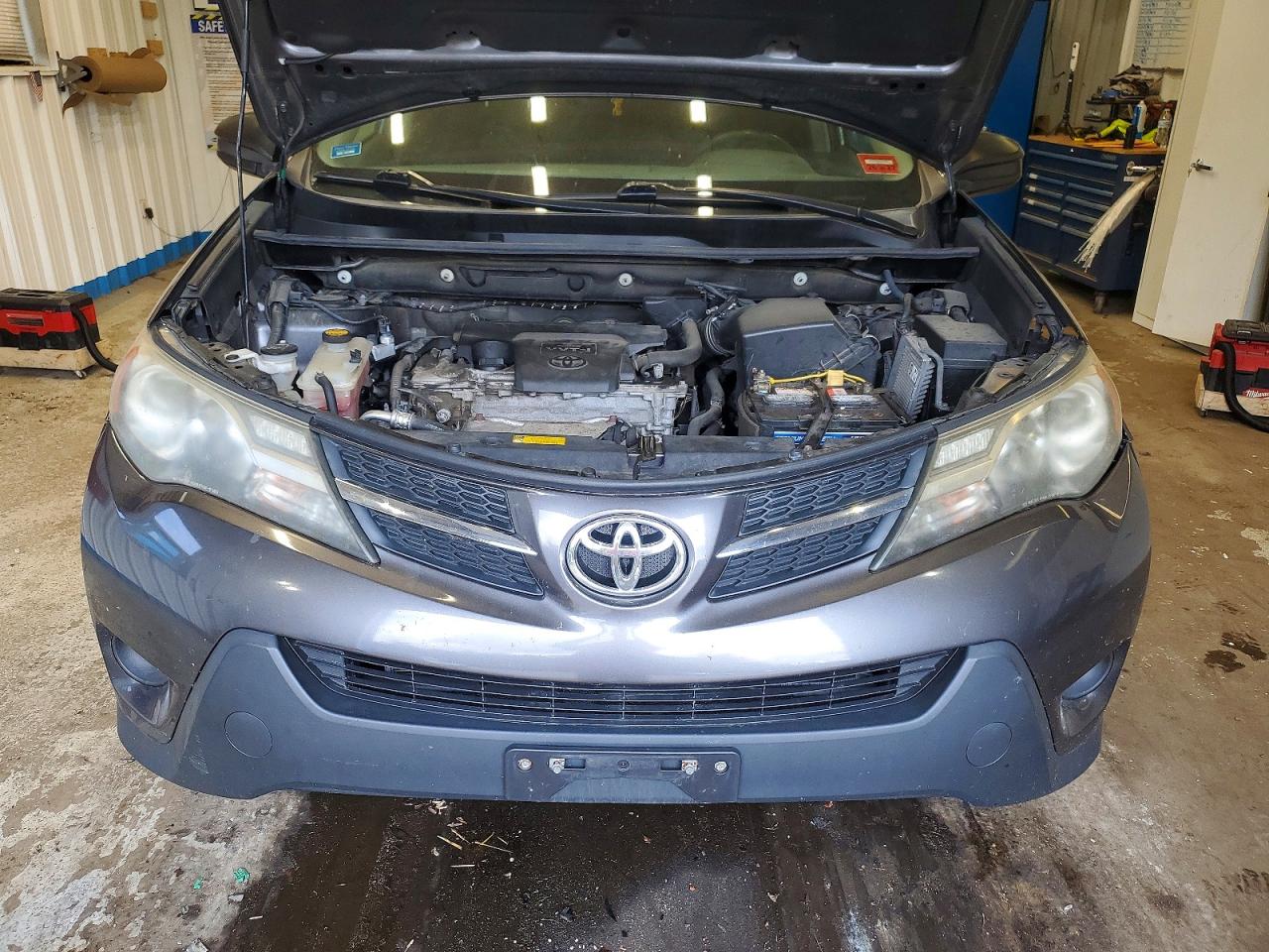 2015 Toyota Rav4 Le Gray vin: 2T3BFREV7FW307377
