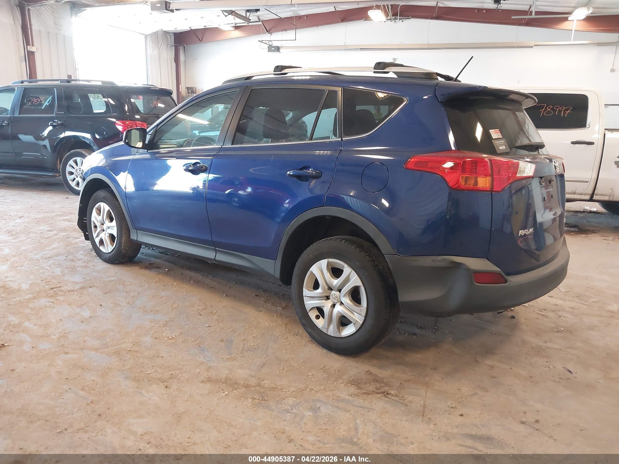 2015 Toyota Rav4 Le Blue vin: 2T3BFREV7FW382841