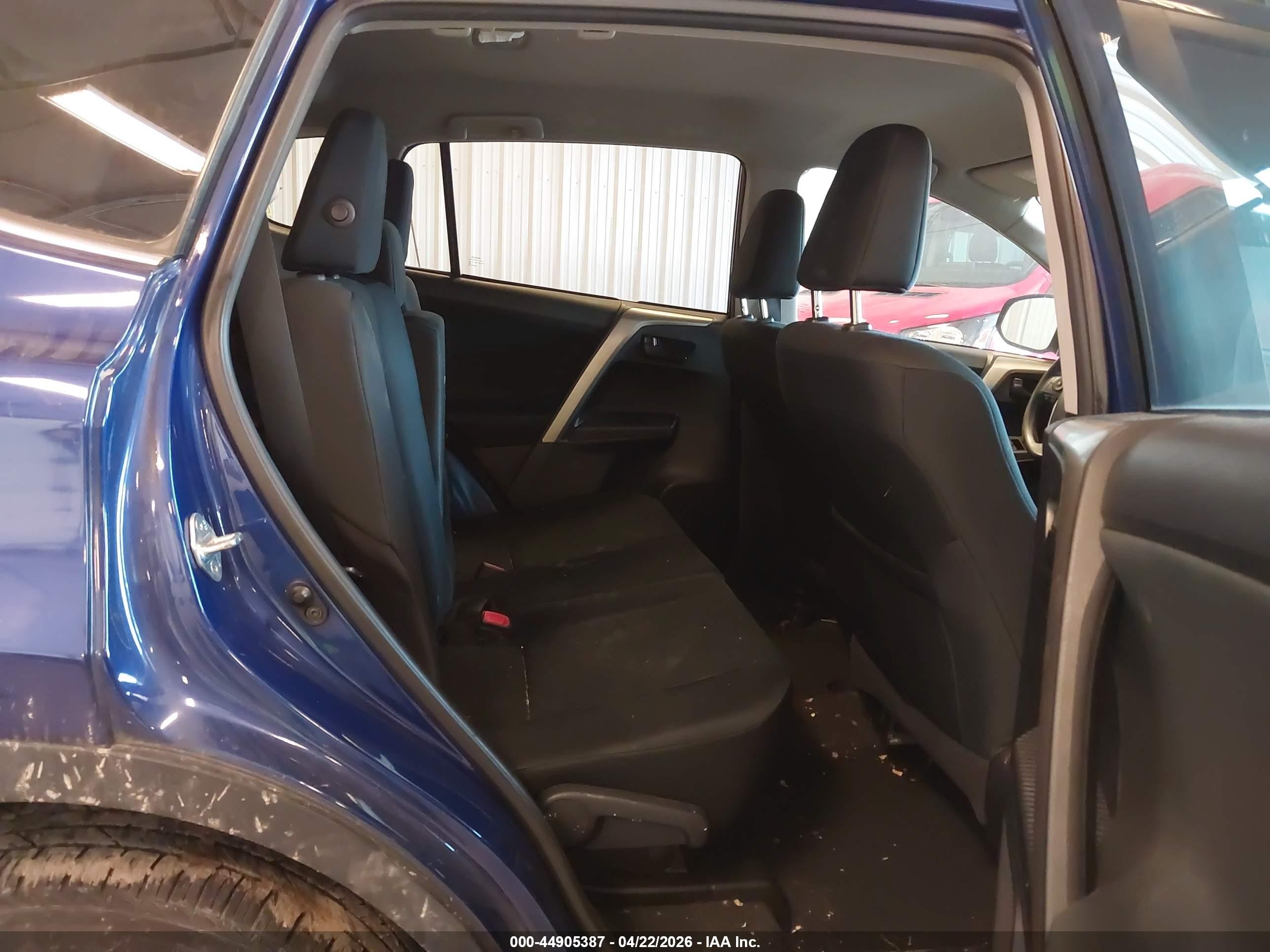 2015 Toyota Rav4 Le Blue vin: 2T3BFREV7FW382841