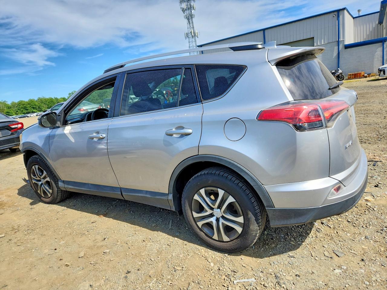 2016 Toyota Rav4 Le Серебряный vin: 2T3BFREV7GW427004