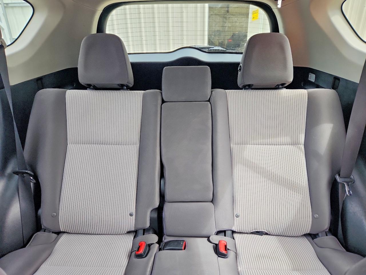 2013 Toyota Rav4 Le White vin: 2T3BFREV8DW025133