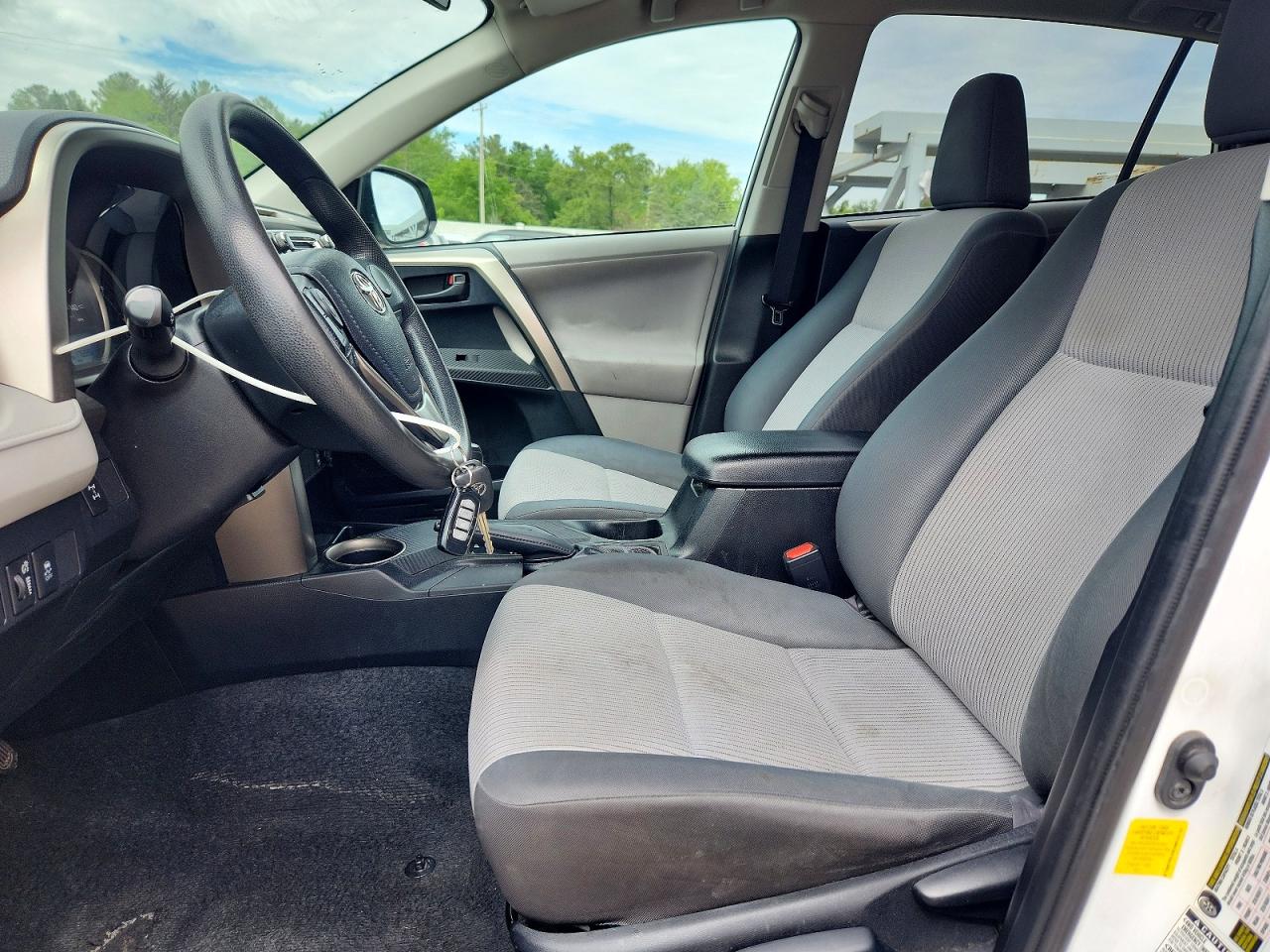 2013 Toyota Rav4 Le White vin: 2T3BFREV8DW025133