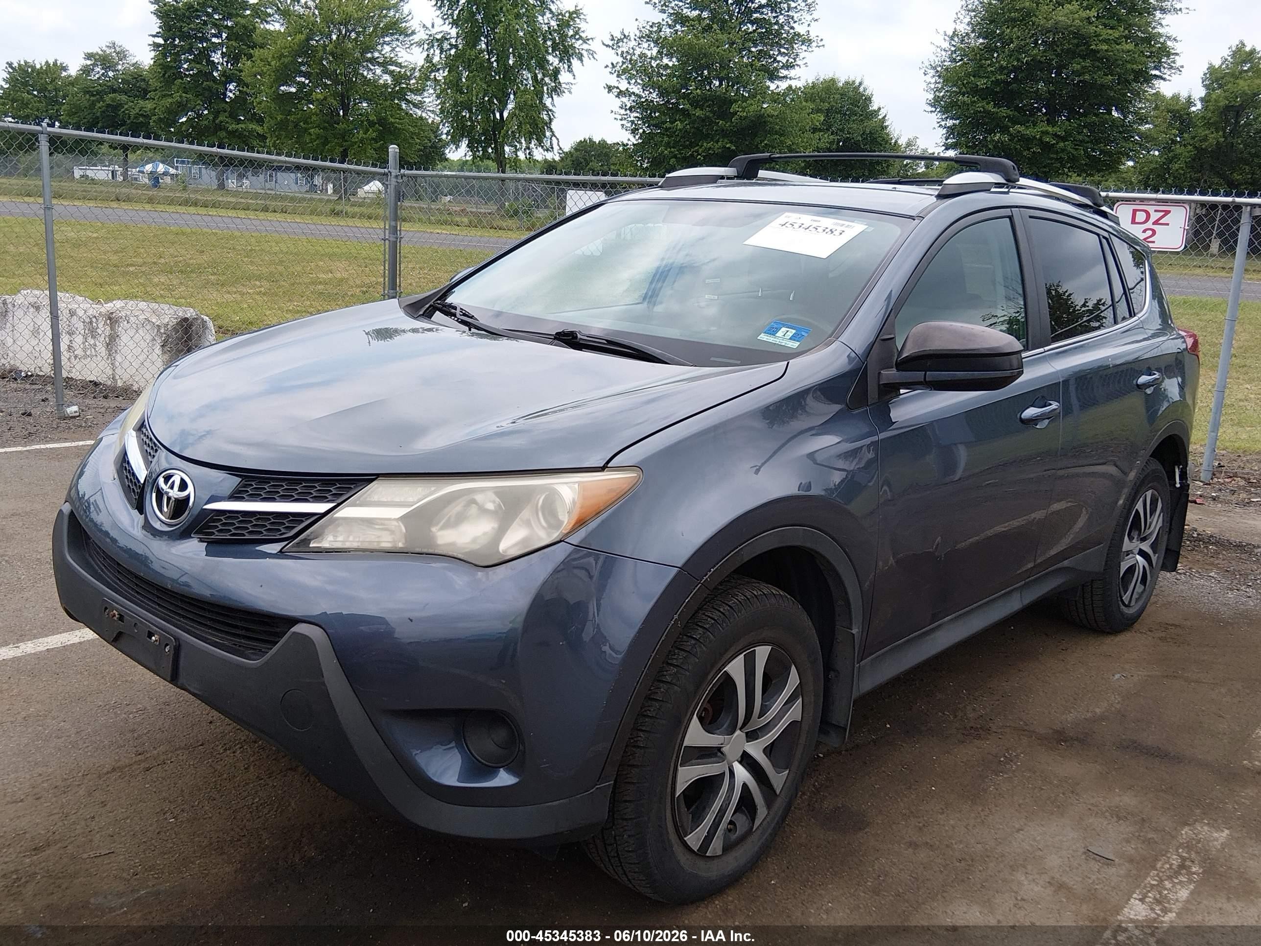 2013 Toyota Rav4 Le Blue vin: 2T3BFREV8DW071478