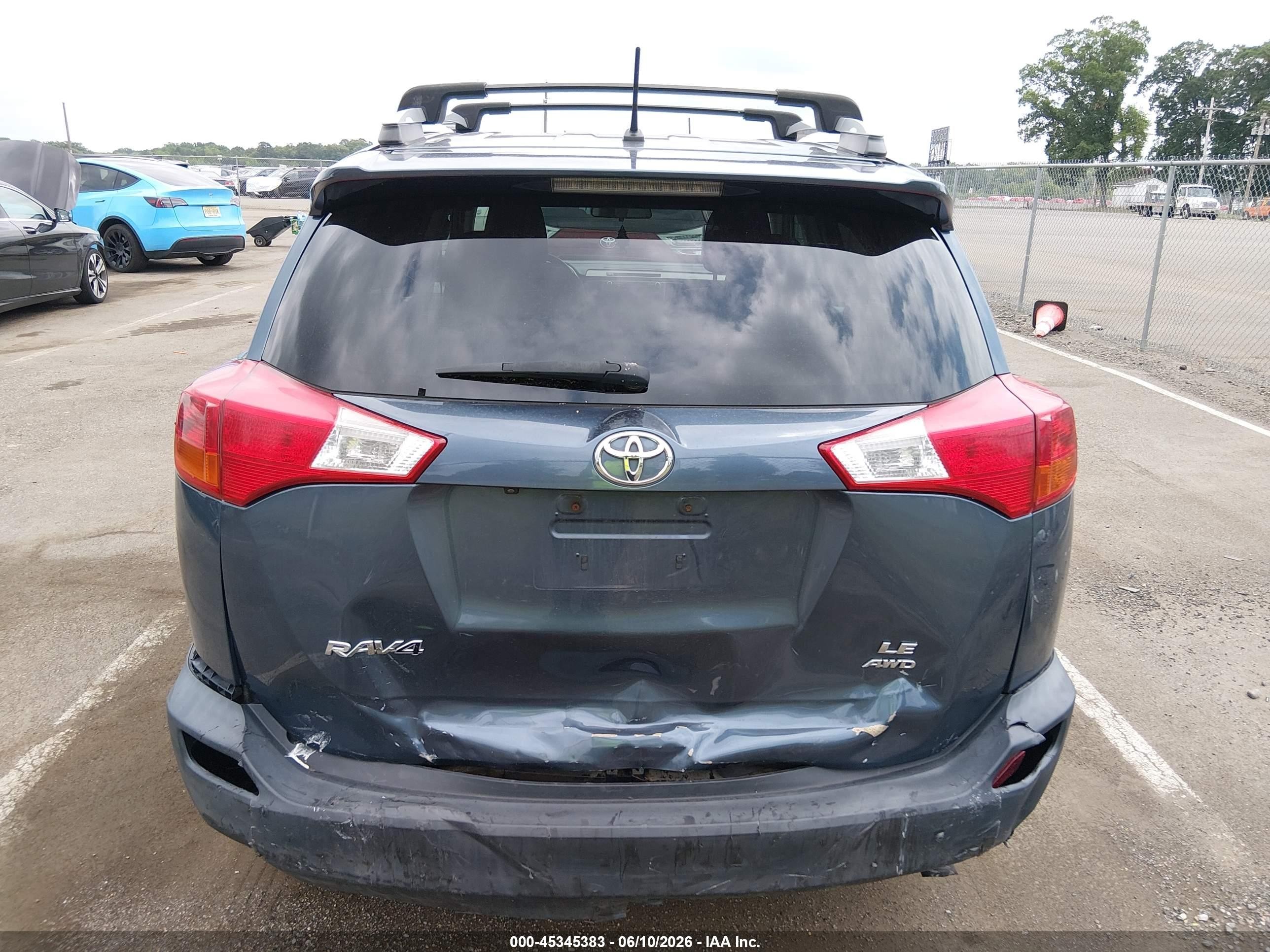 2013 Toyota Rav4 Le Blue vin: 2T3BFREV8DW071478
