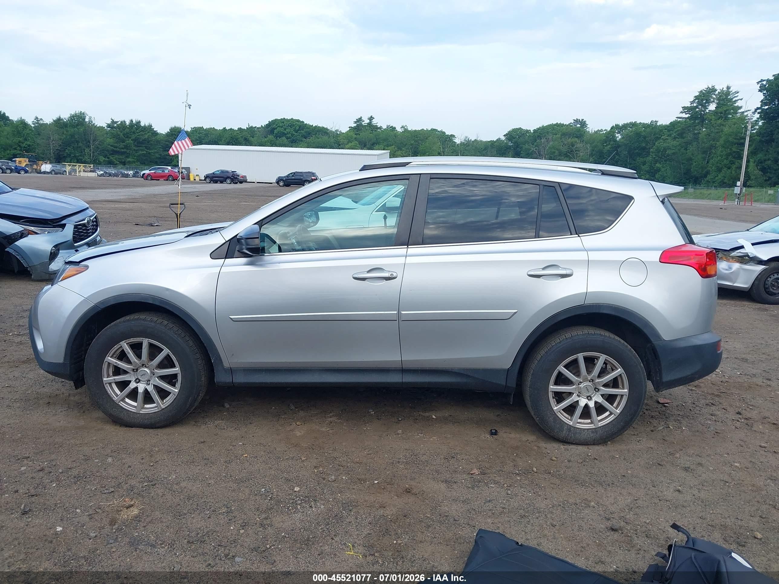 2013 Toyota Rav4 Le Silver vin: 2T3BFREV8DW087759