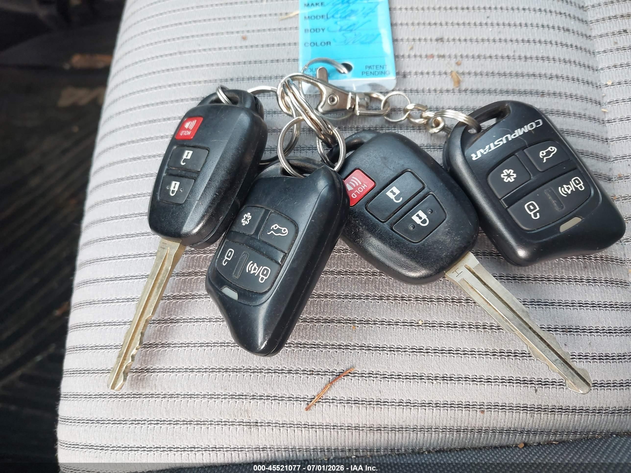 2013 Toyota Rav4 Le Silver vin: 2T3BFREV8DW087759
