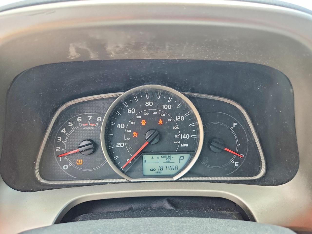 2013 Toyota Rav4 Le Silver vin: 2T3BFREV8DW102227