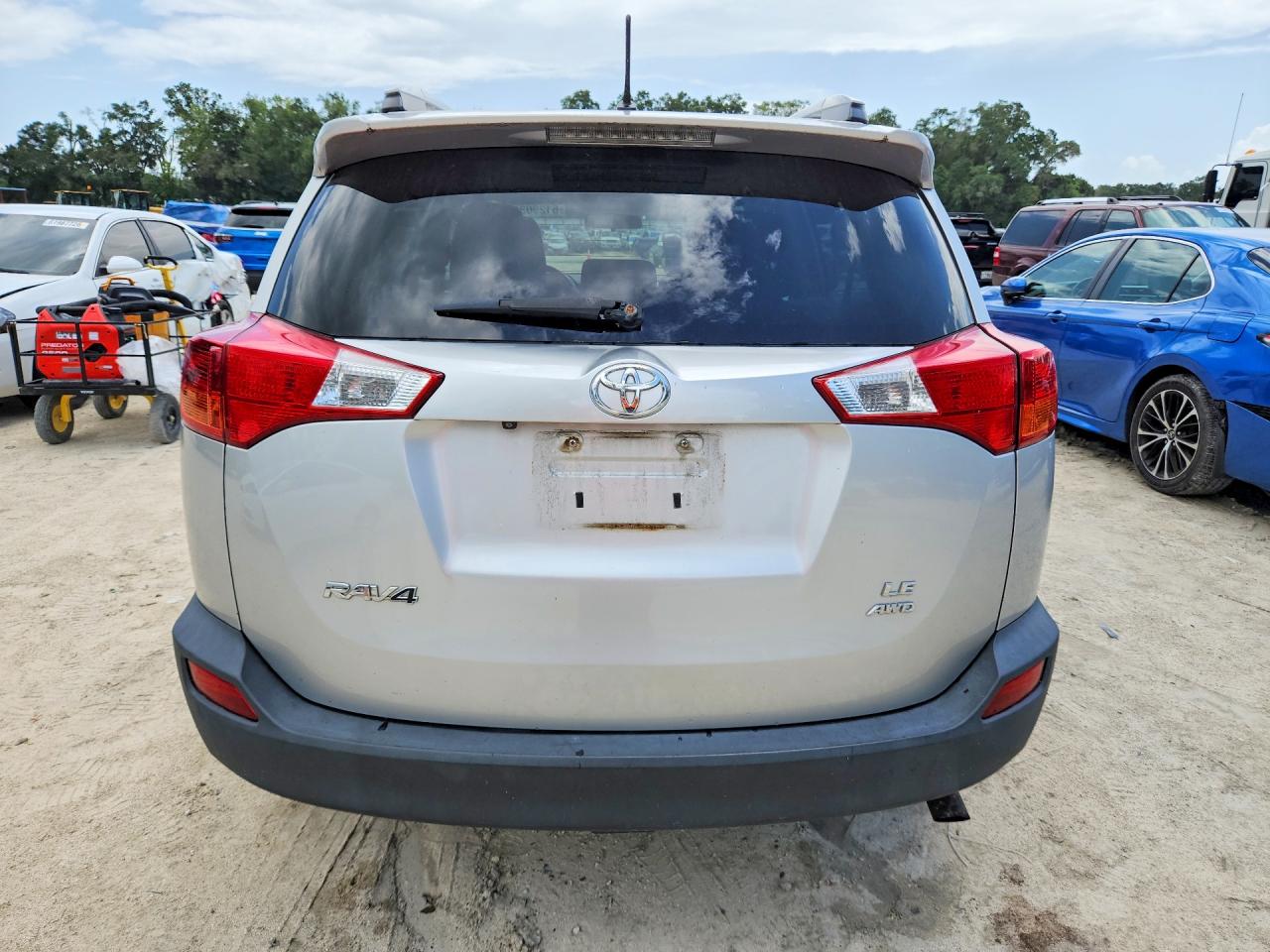 2013 Toyota Rav4 Le Silver vin: 2T3BFREV8DW102227