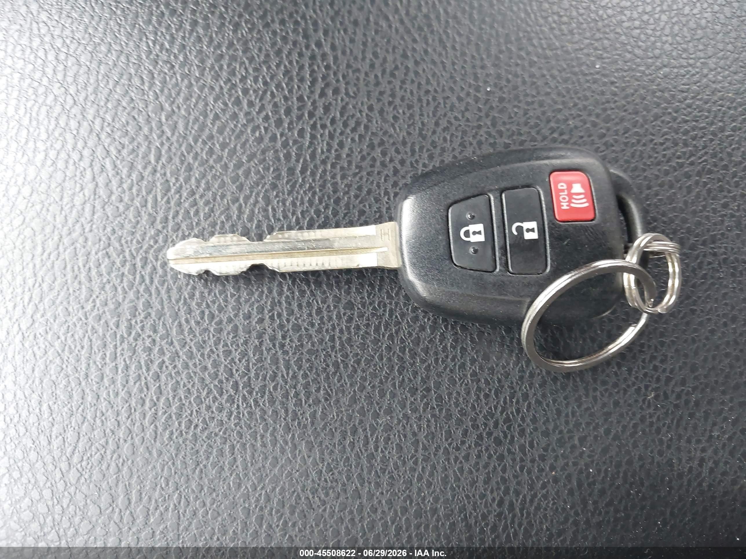 2013 Toyota Rav4 Le Silver vin: 2T3BFREV8DW106343