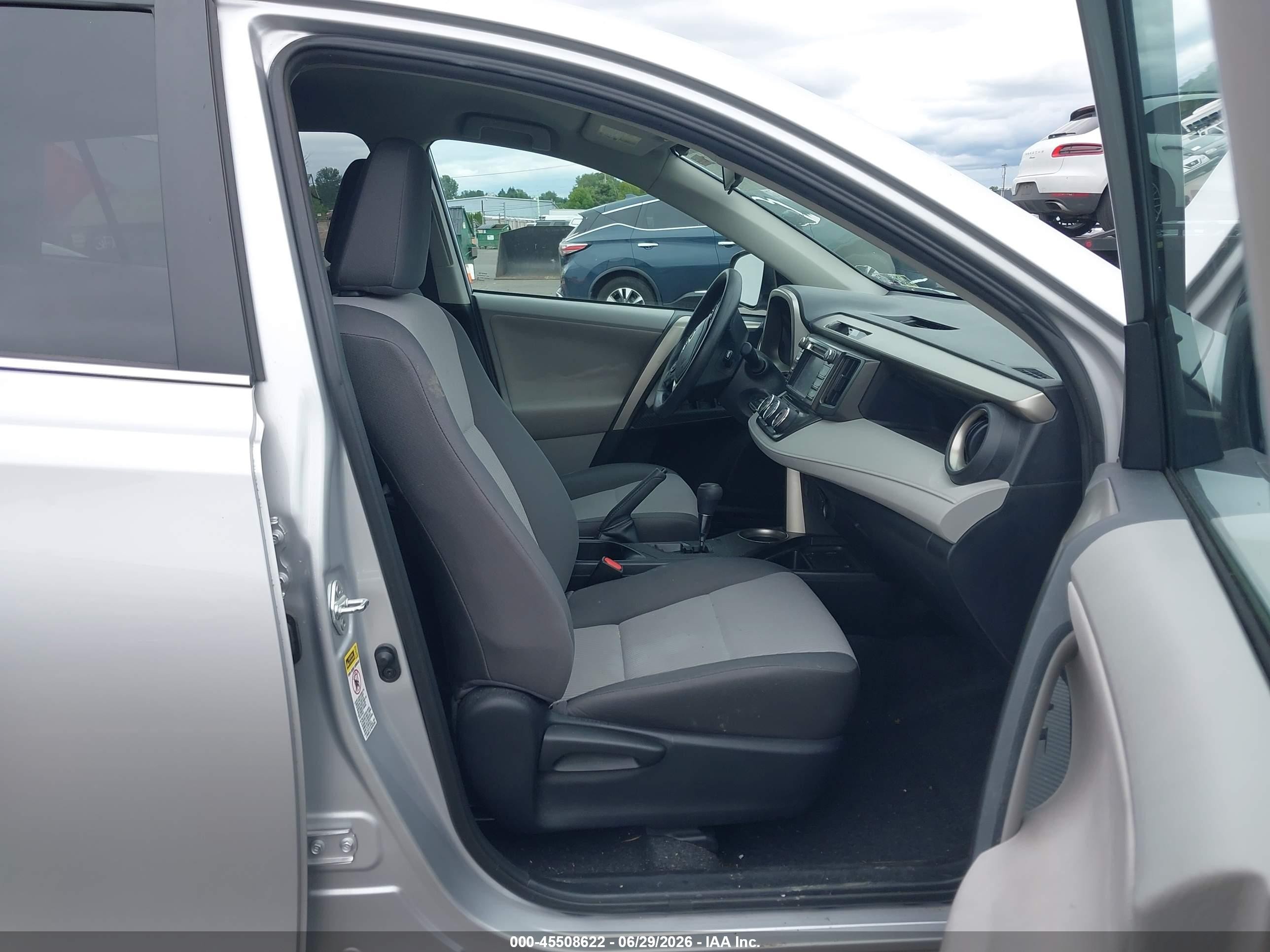 2013 Toyota Rav4 Le Silver vin: 2T3BFREV8DW106343