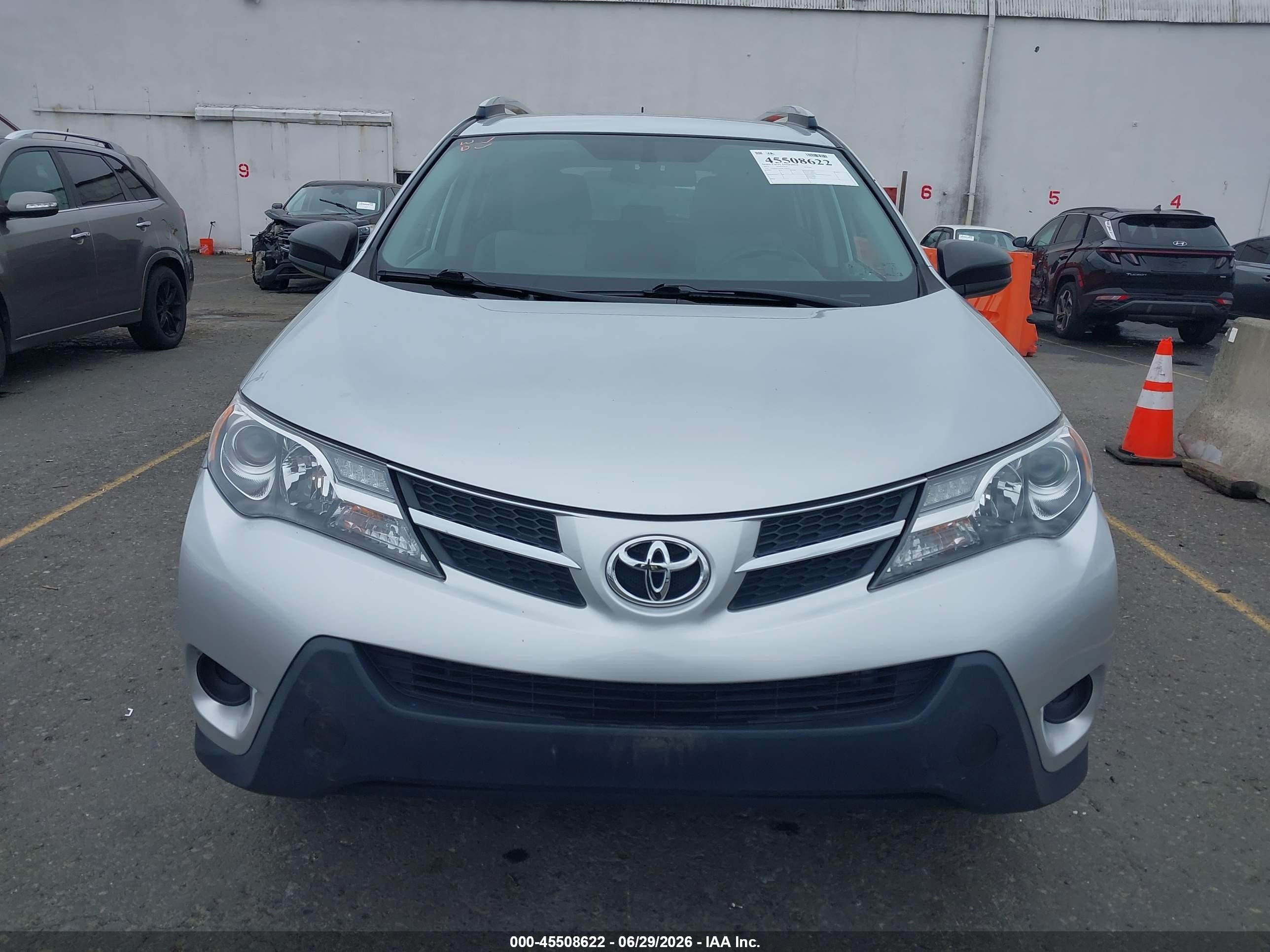 2013 Toyota Rav4 Le Silver vin: 2T3BFREV8DW106343
