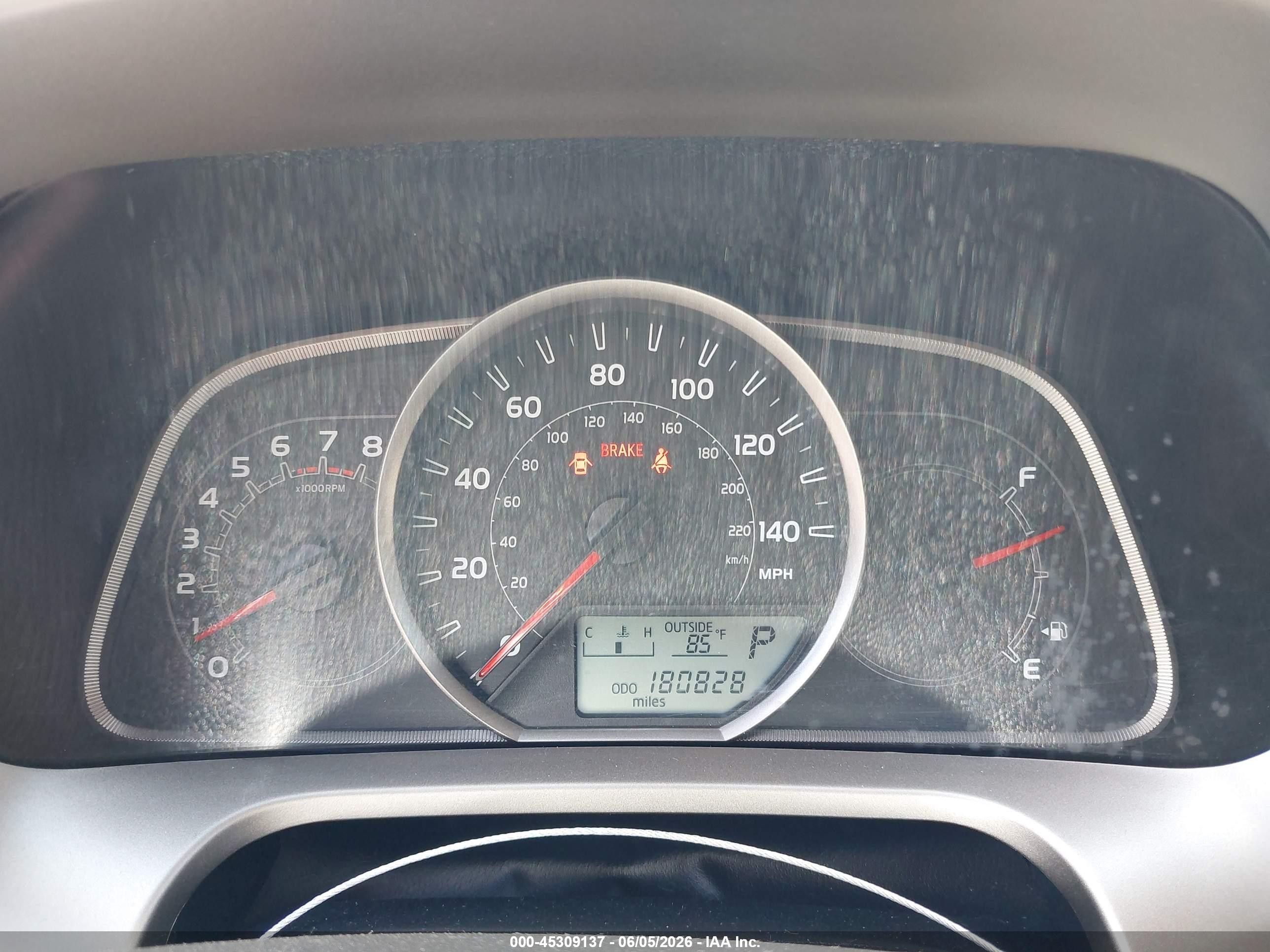 2013 Toyota Rav4 Le Red vin: 2T3BFREV8DW106763