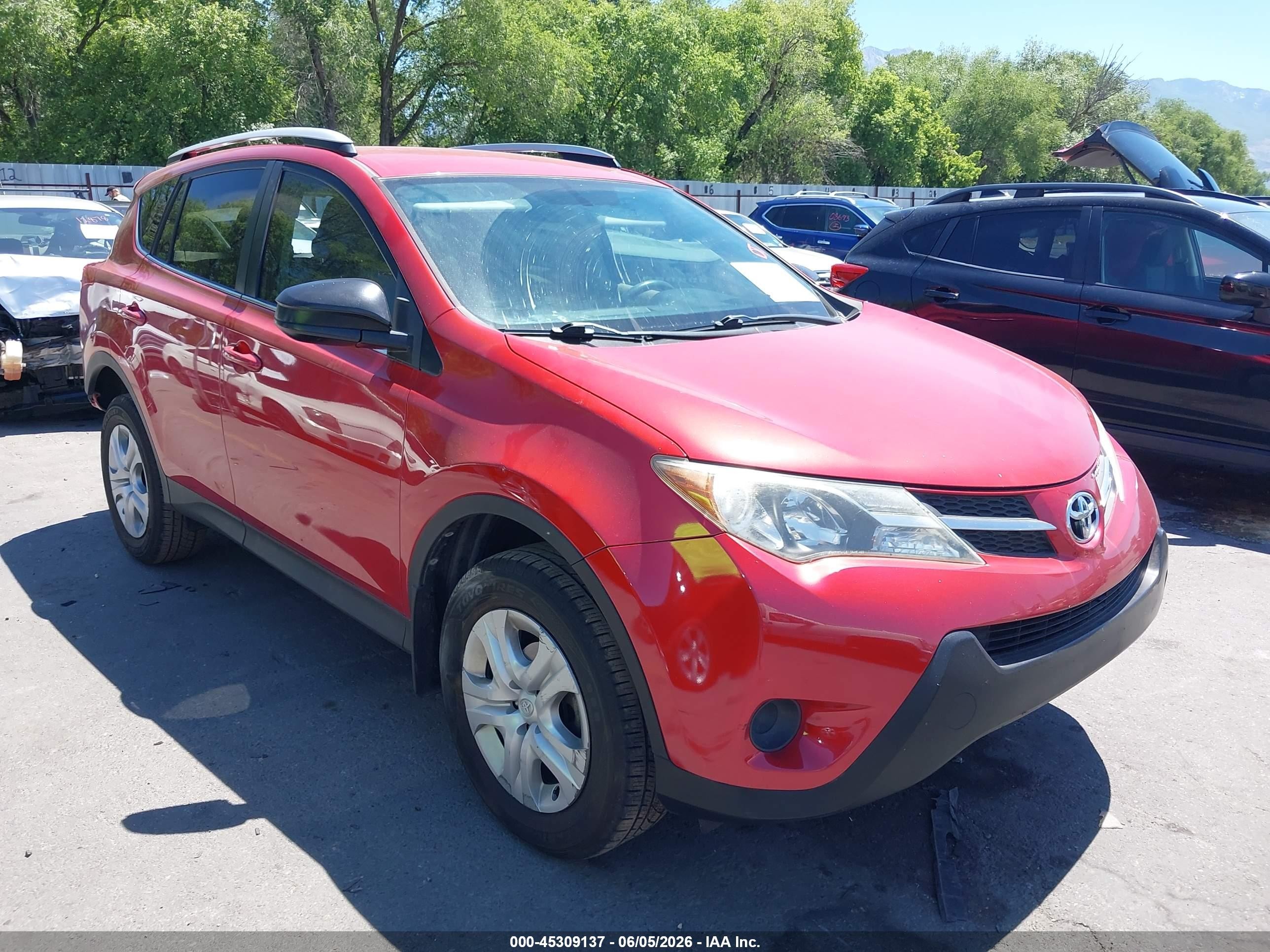 2013 Toyota Rav4 Le Red vin: 2T3BFREV8DW106763