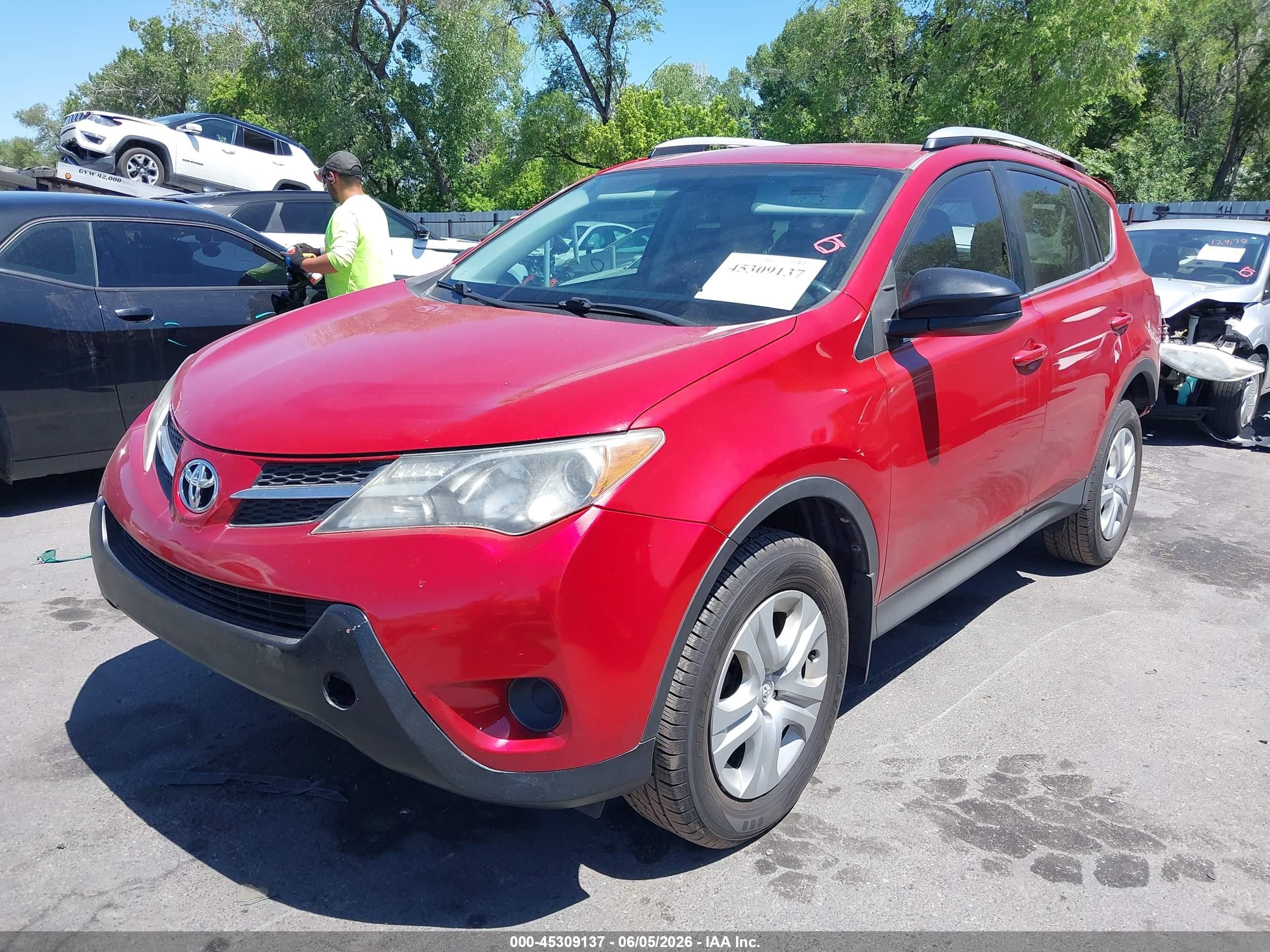 2013 Toyota Rav4 Le Red vin: 2T3BFREV8DW106763