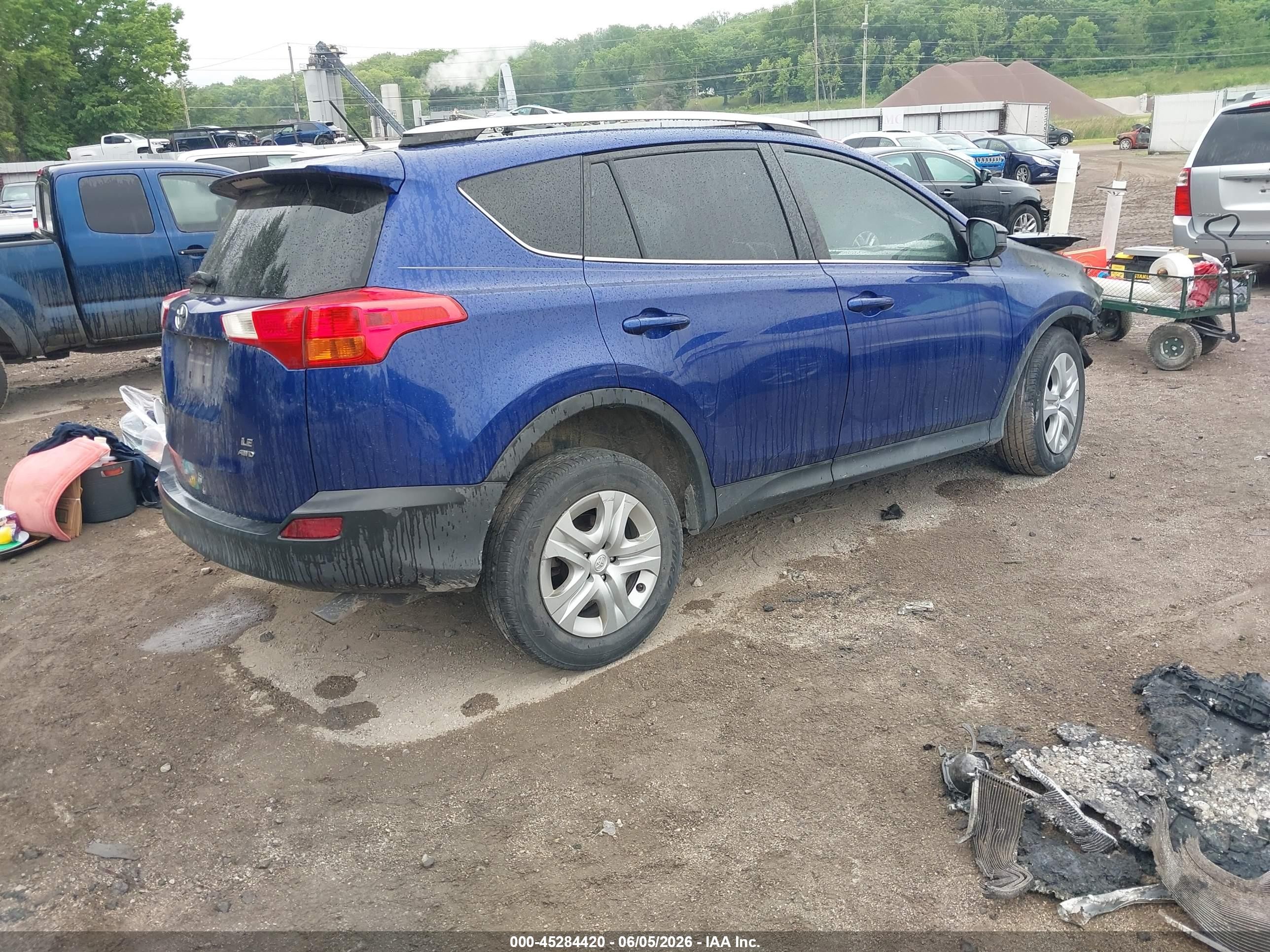 2014 Toyota Rav4 Le Blue vin: 2T3BFREV8EW132541