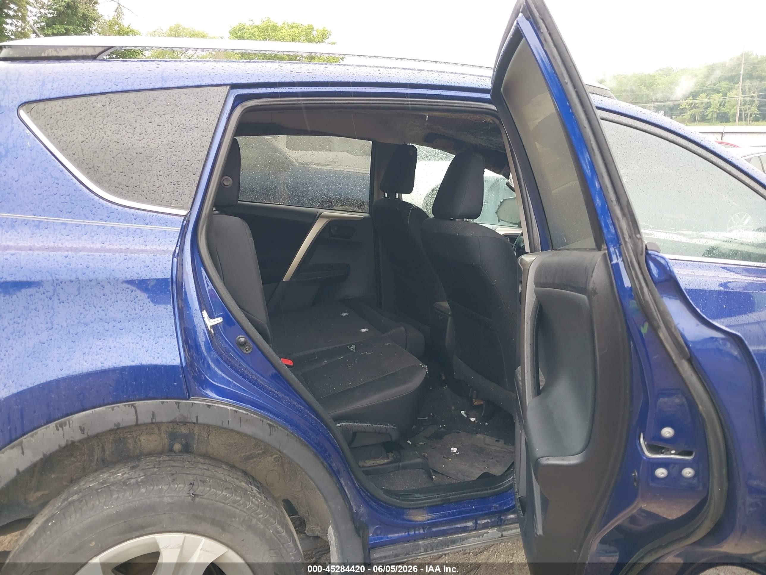 2014 Toyota Rav4 Le Blue vin: 2T3BFREV8EW132541