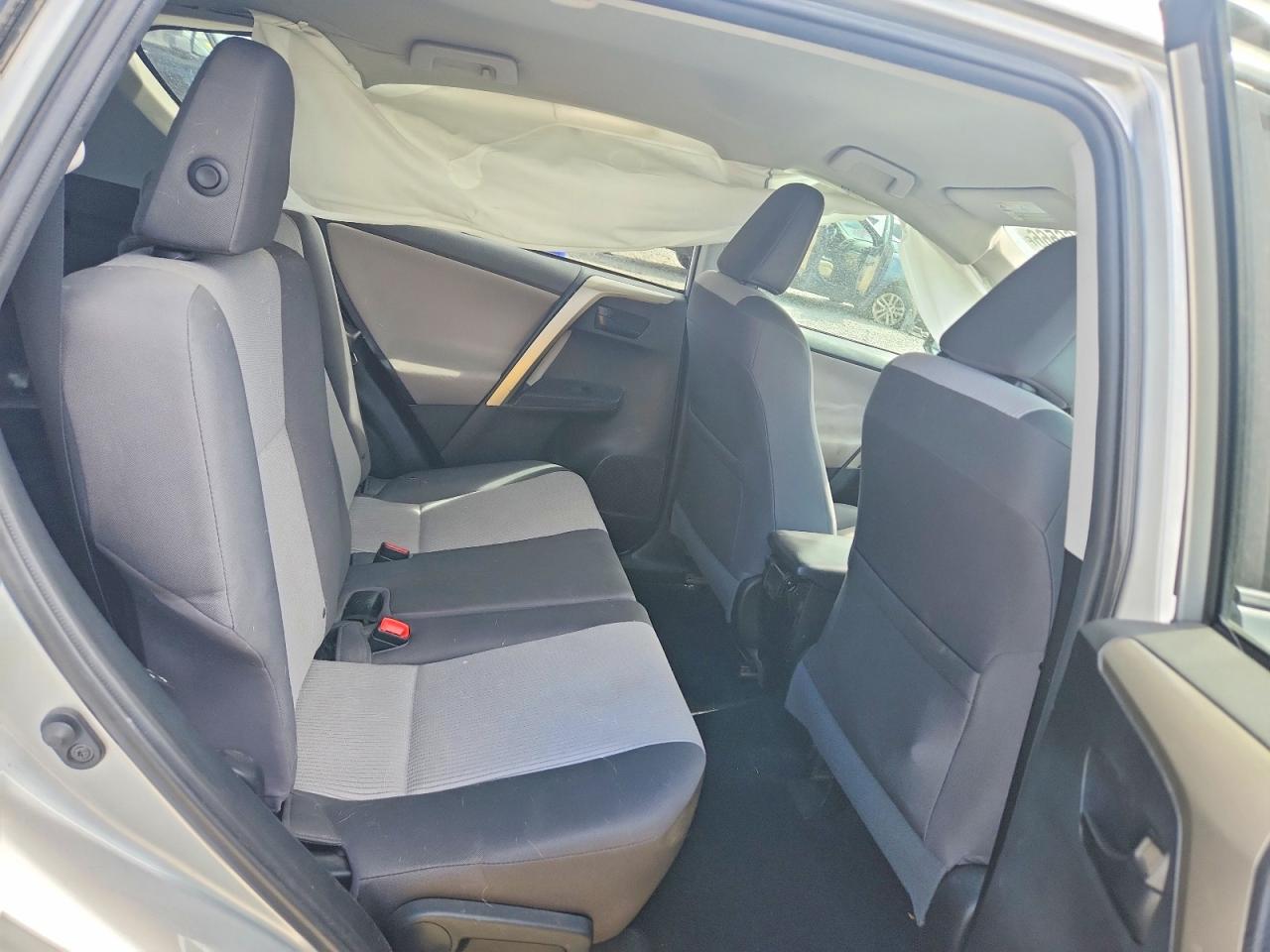 2014 Toyota Rav4 Le Silver vin: 2T3BFREV8EW136475