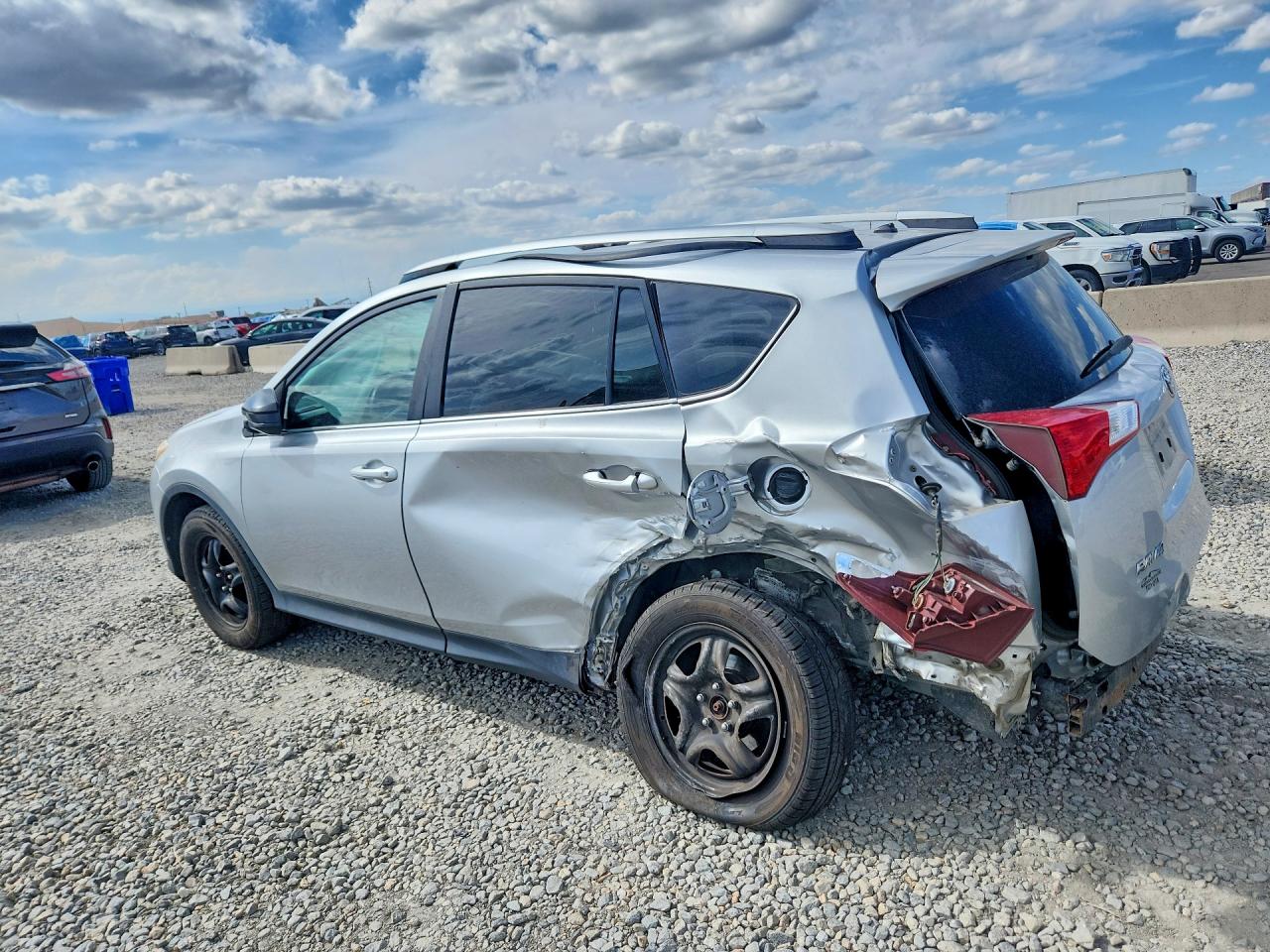 2014 Toyota Rav4 Le Silver vin: 2T3BFREV8EW136475