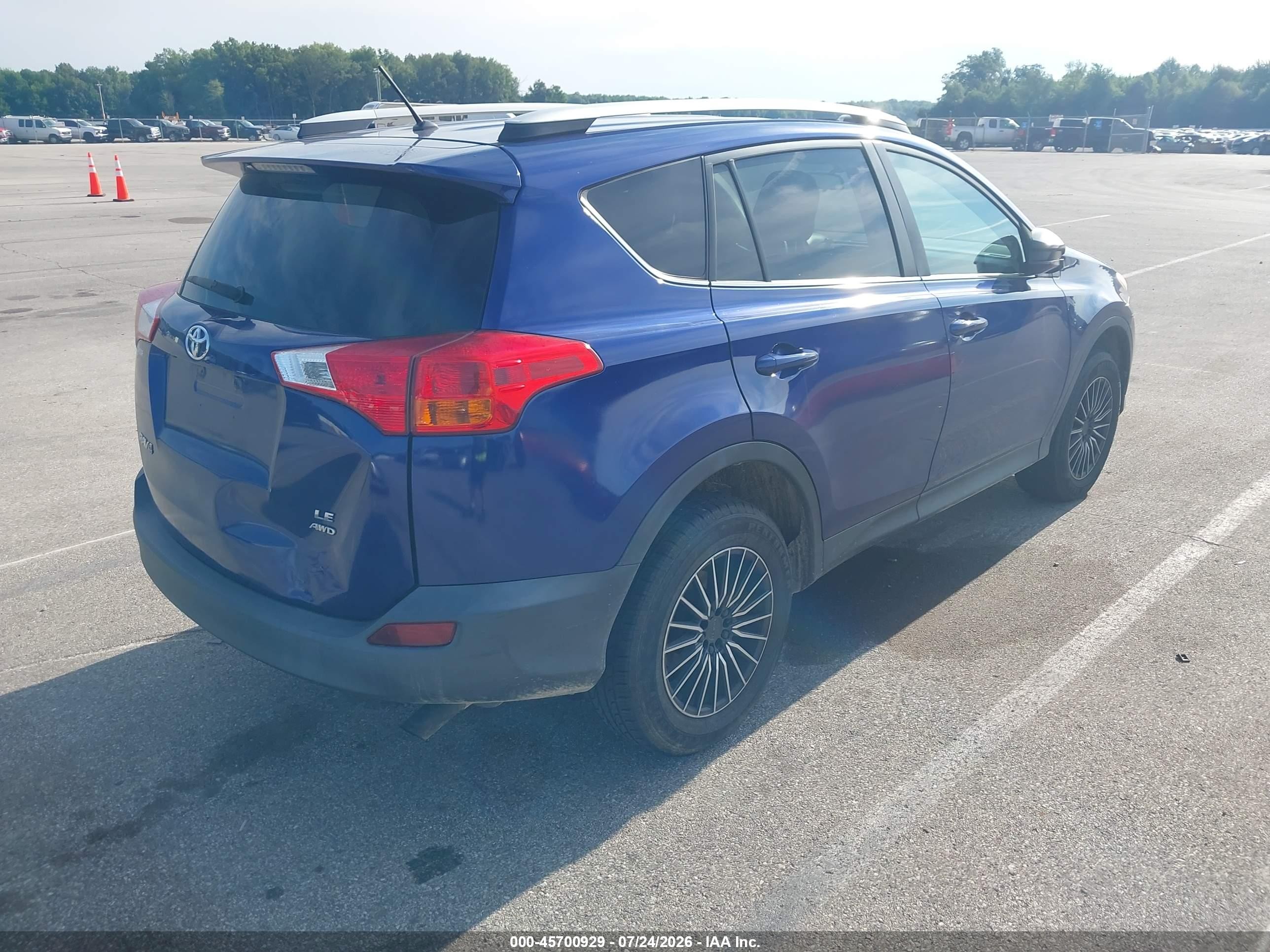2015 Toyota Rav4 Le Blue vin: 2T3BFREV8FW250316