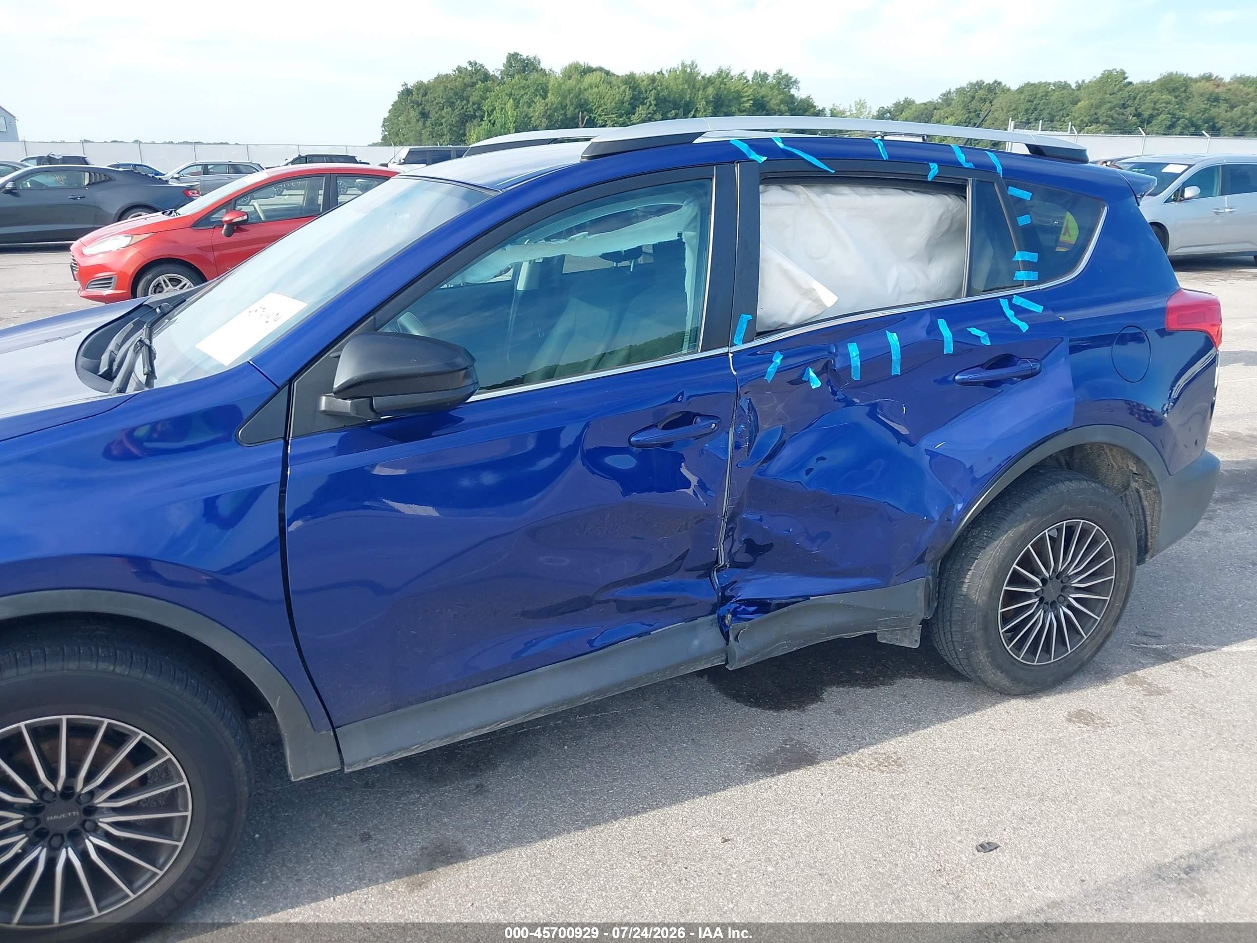 2015 Toyota Rav4 Le Blue vin: 2T3BFREV8FW250316
