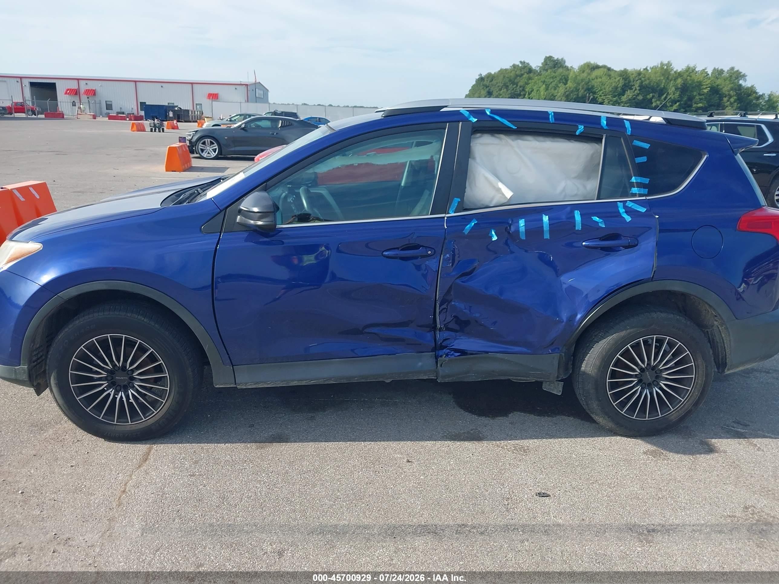 2015 Toyota Rav4 Le Blue vin: 2T3BFREV8FW250316