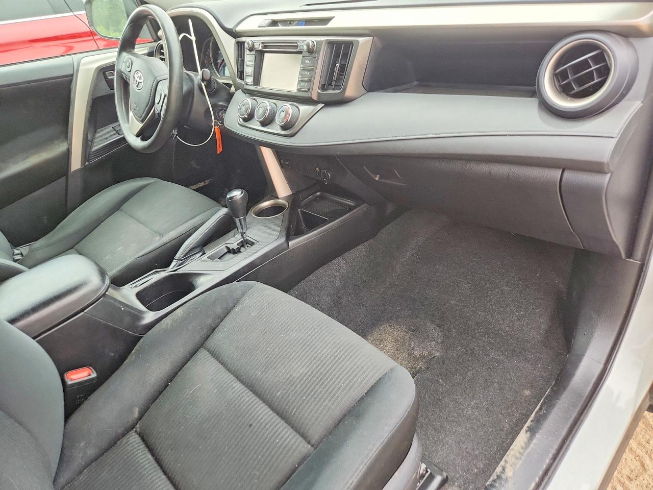 2015 Toyota Rav4 Le Белый vin: 2T3BFREV8FW264068