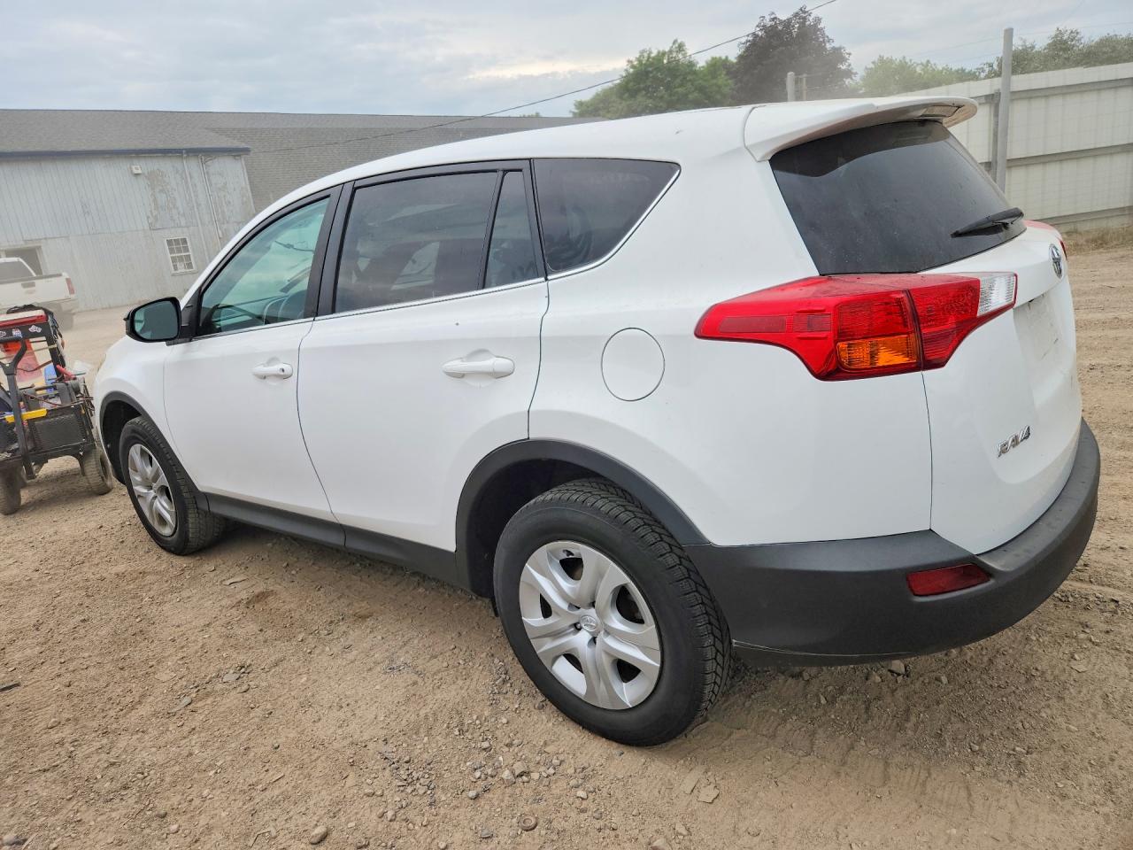 2015 Toyota Rav4 Le Белый vin: 2T3BFREV8FW264068