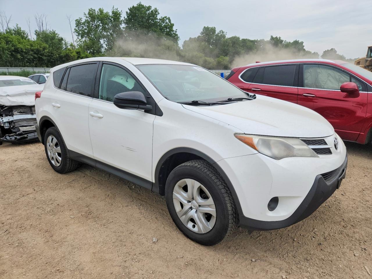 2015 Toyota Rav4 Le Белый vin: 2T3BFREV8FW264068