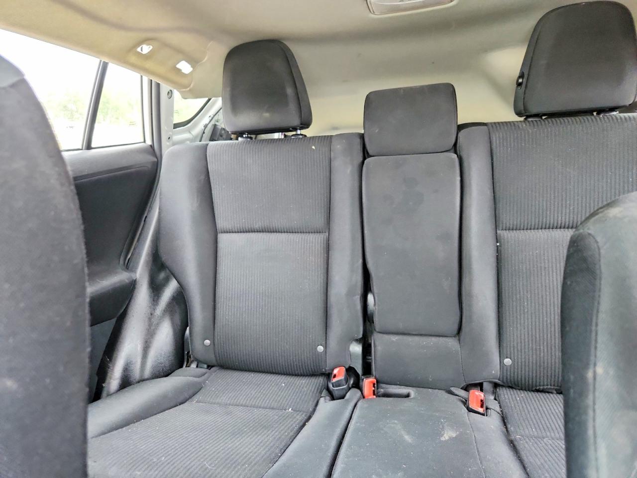 2015 Toyota Rav4 Le Белый vin: 2T3BFREV8FW264068
