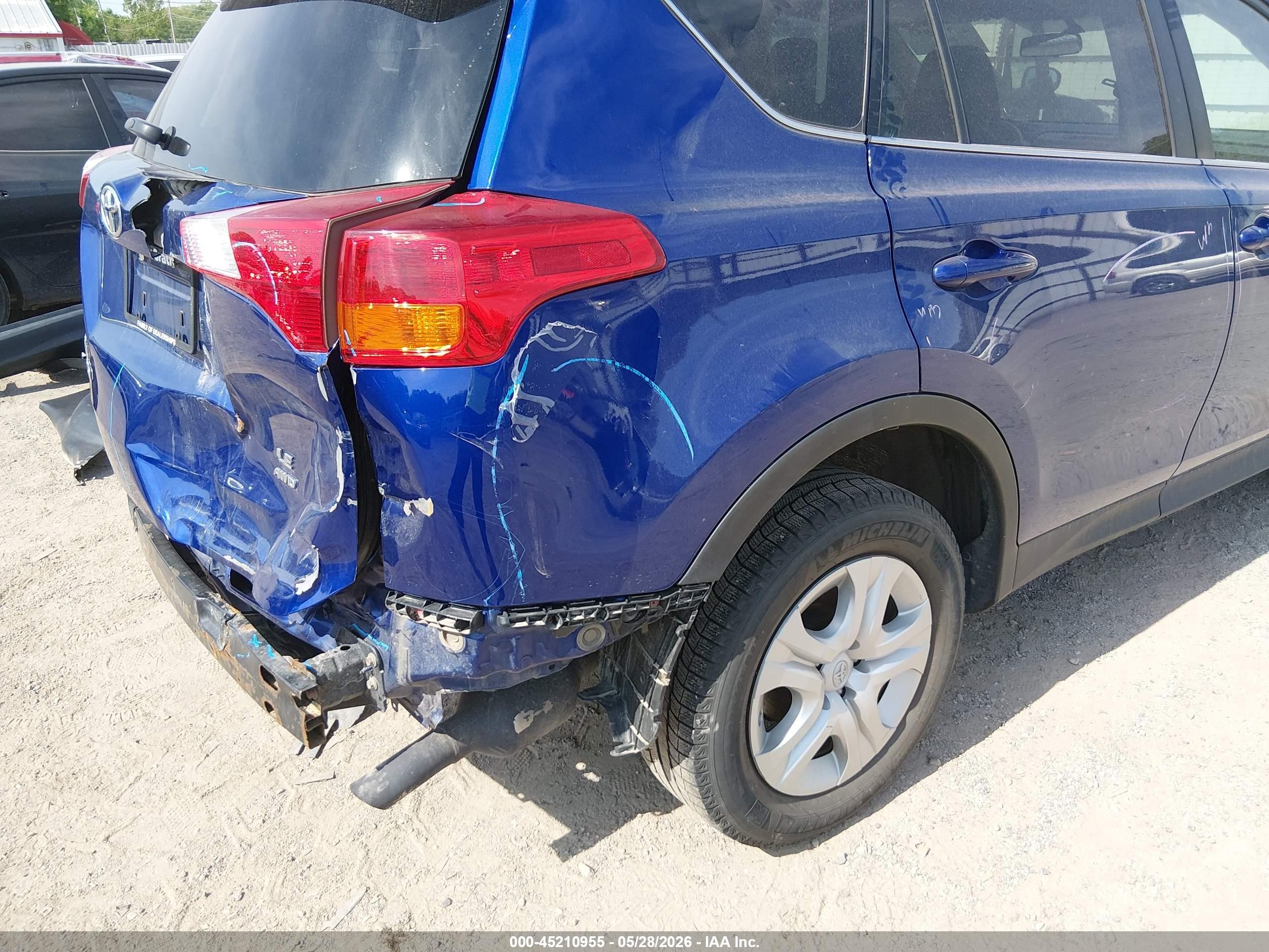 2015 Toyota Rav4 Le Blue vin: 2T3BFREV8FW274860