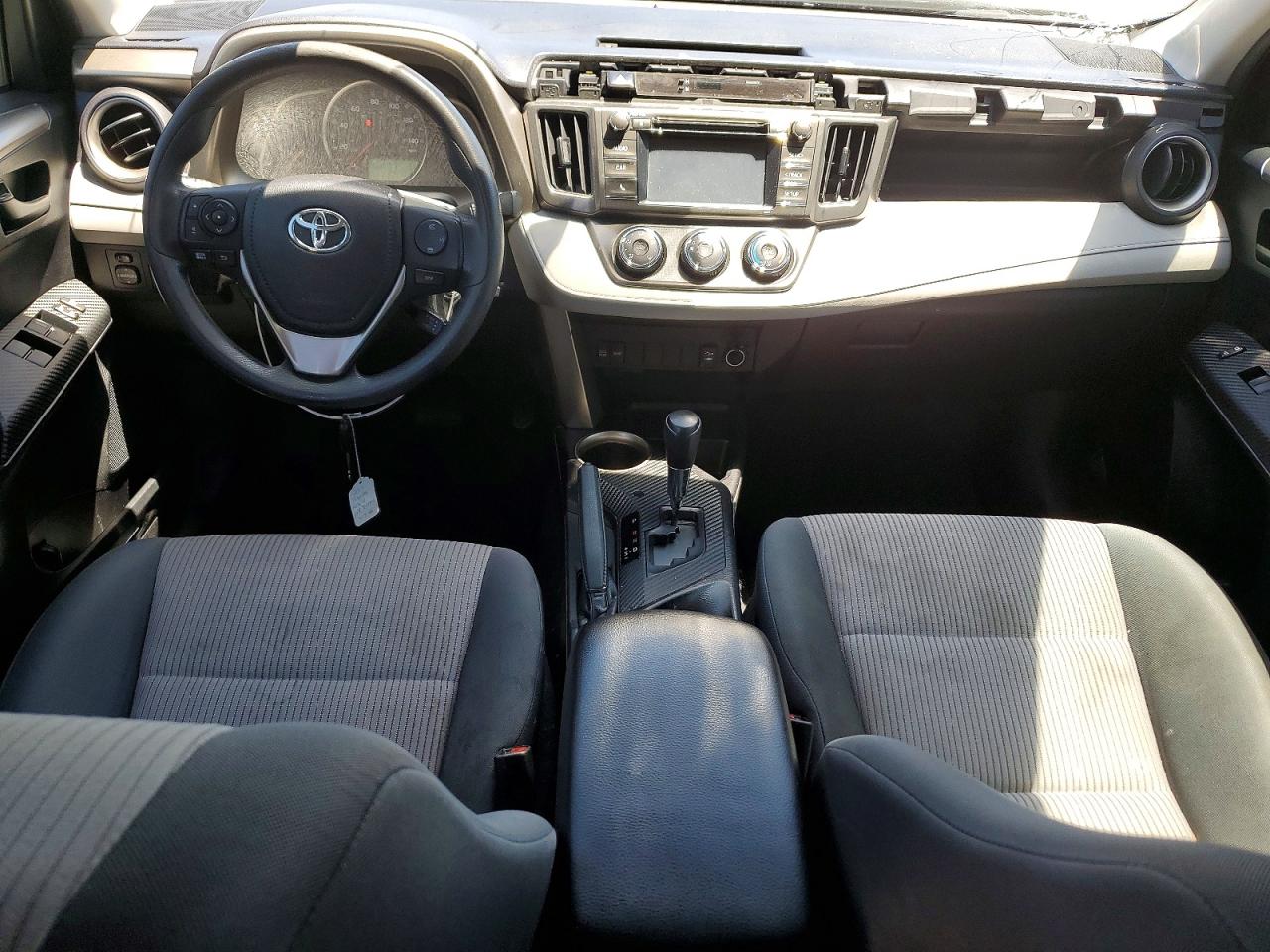 2015 Toyota Rav4 Le White vin: 2T3BFREV8FW285406