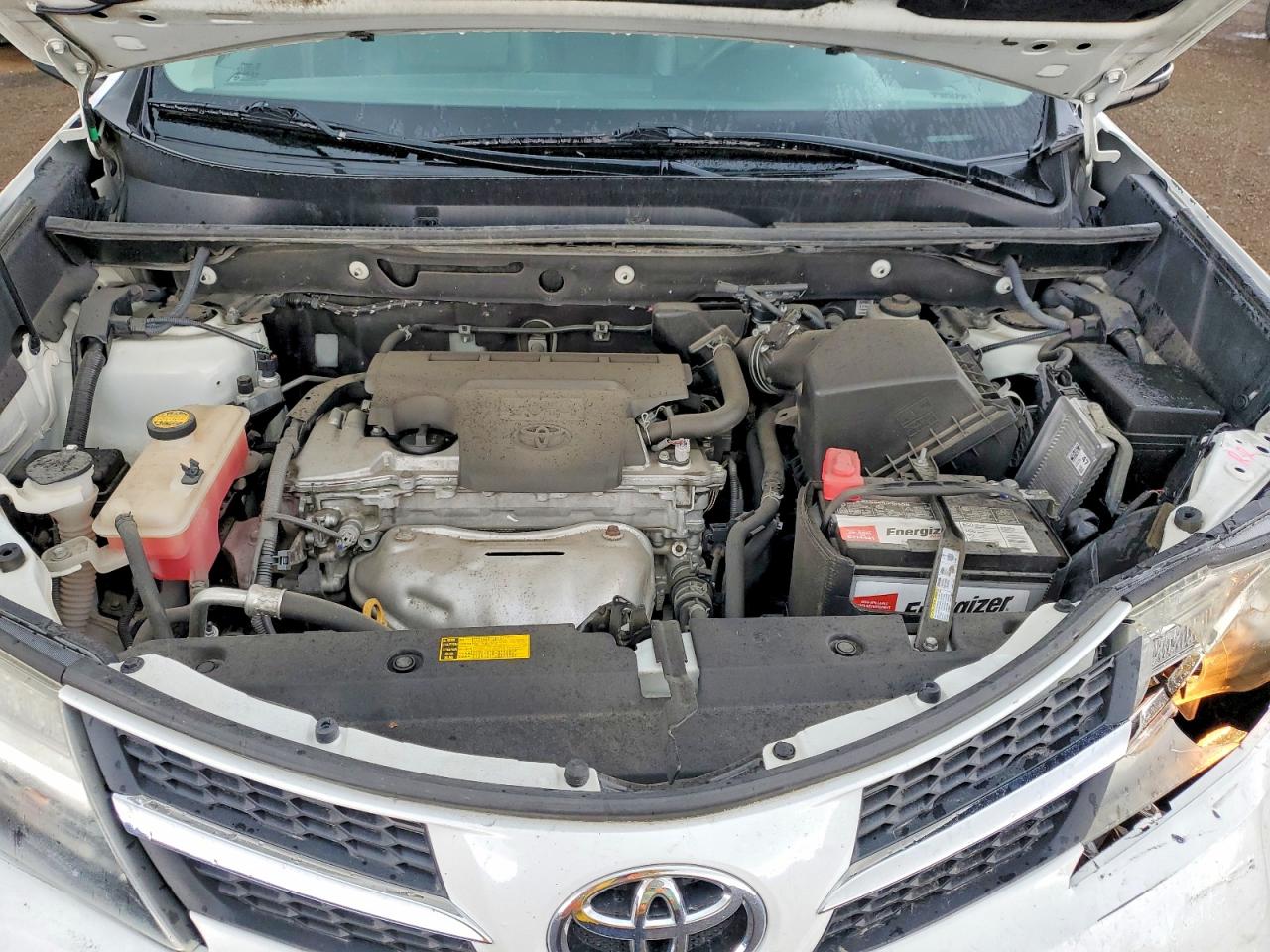 2015 Toyota Rav4 Le White vin: 2T3BFREV8FW332904