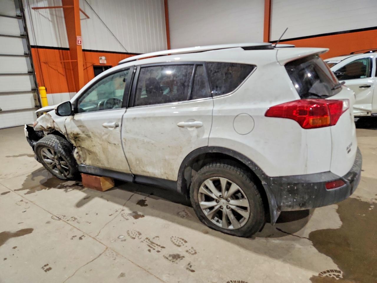 2015 Toyota Rav4 Le White vin: 2T3BFREV8FW384100