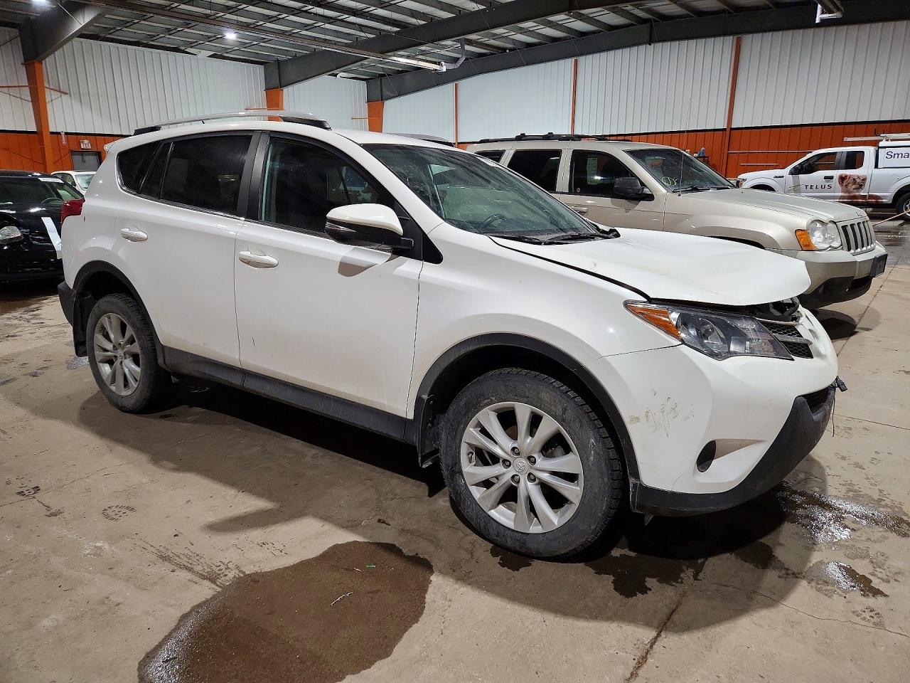 2015 Toyota Rav4 Le White vin: 2T3BFREV8FW384100
