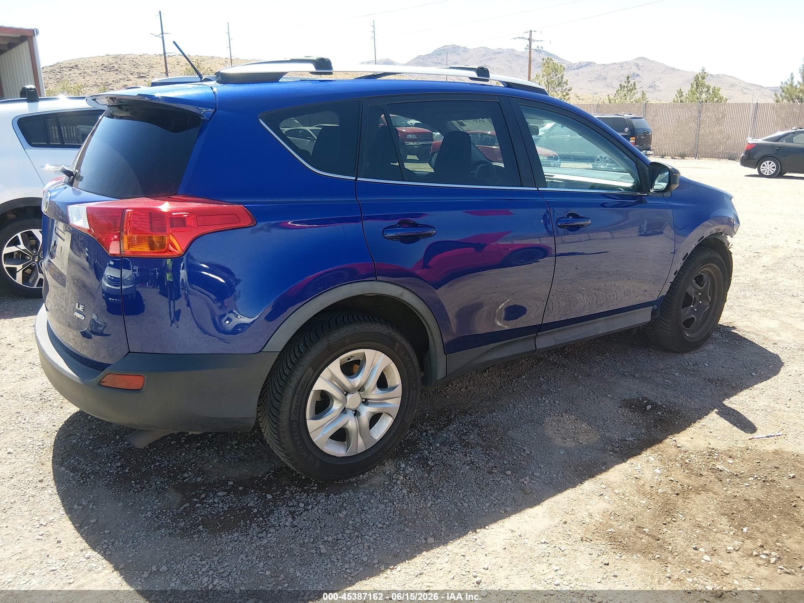 2015 Toyota Rav4 Le Blue vin: 2T3BFREV8FW392083