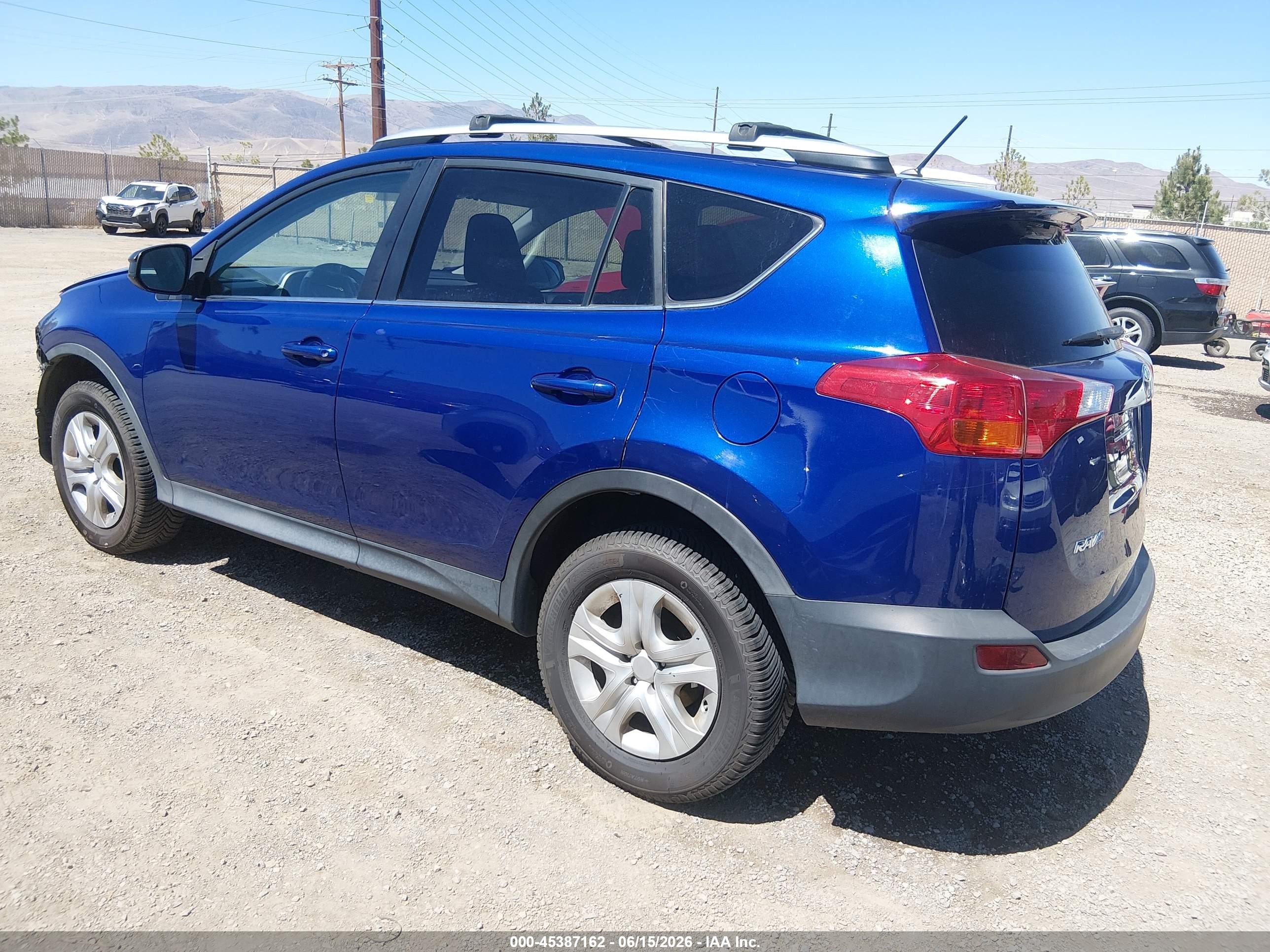 2015 Toyota Rav4 Le Blue vin: 2T3BFREV8FW392083