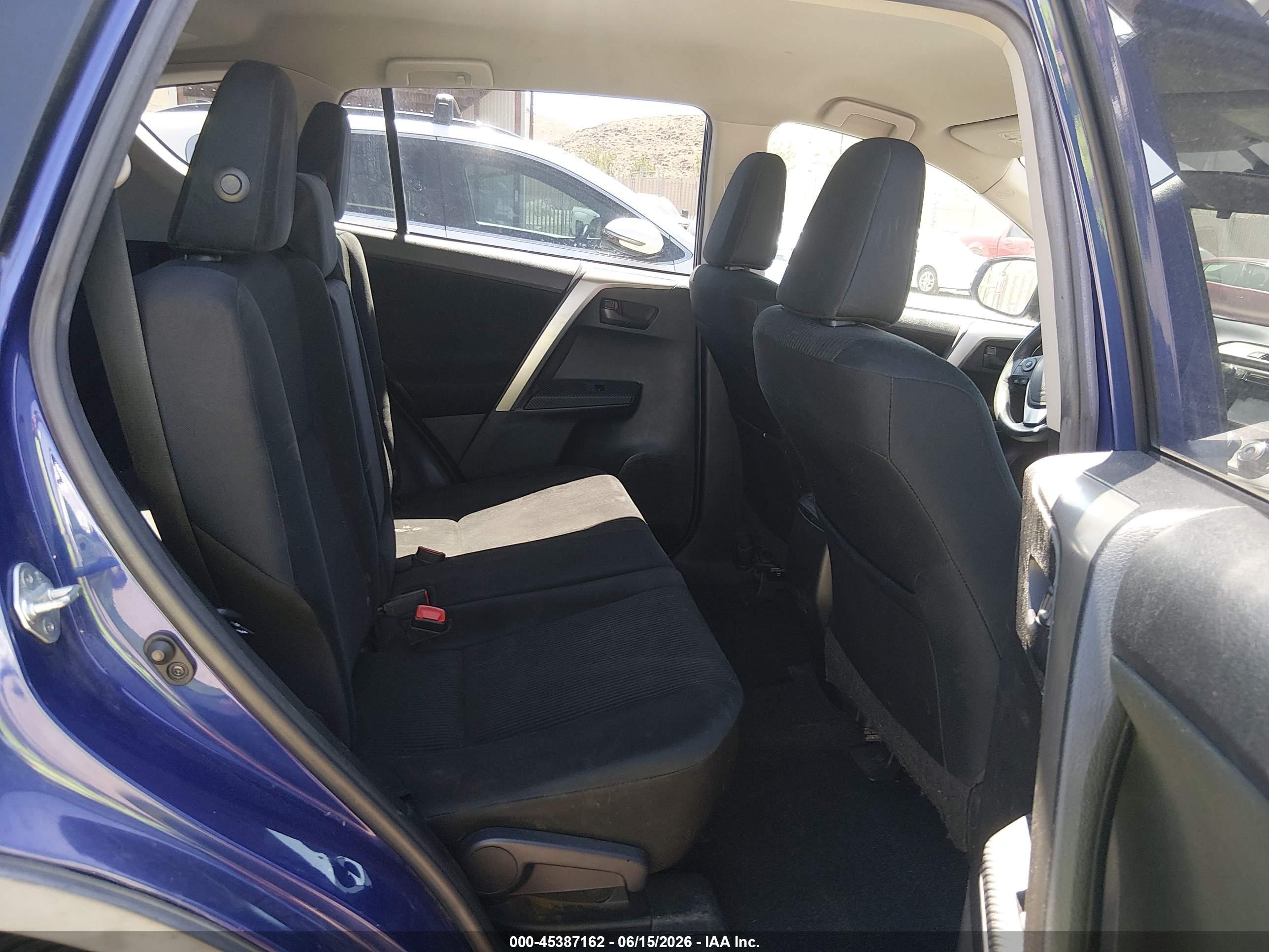 2015 Toyota Rav4 Le Blue vin: 2T3BFREV8FW392083