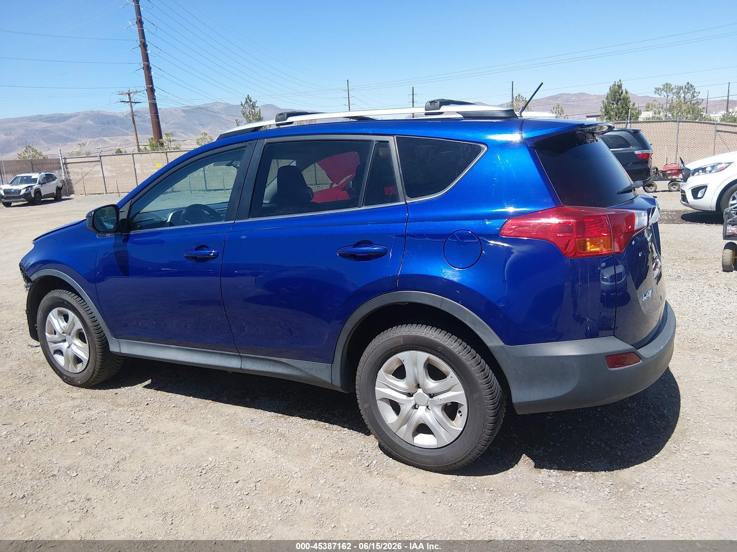 2015 Toyota Rav4 Le Blue vin: 2T3BFREV8FW392083