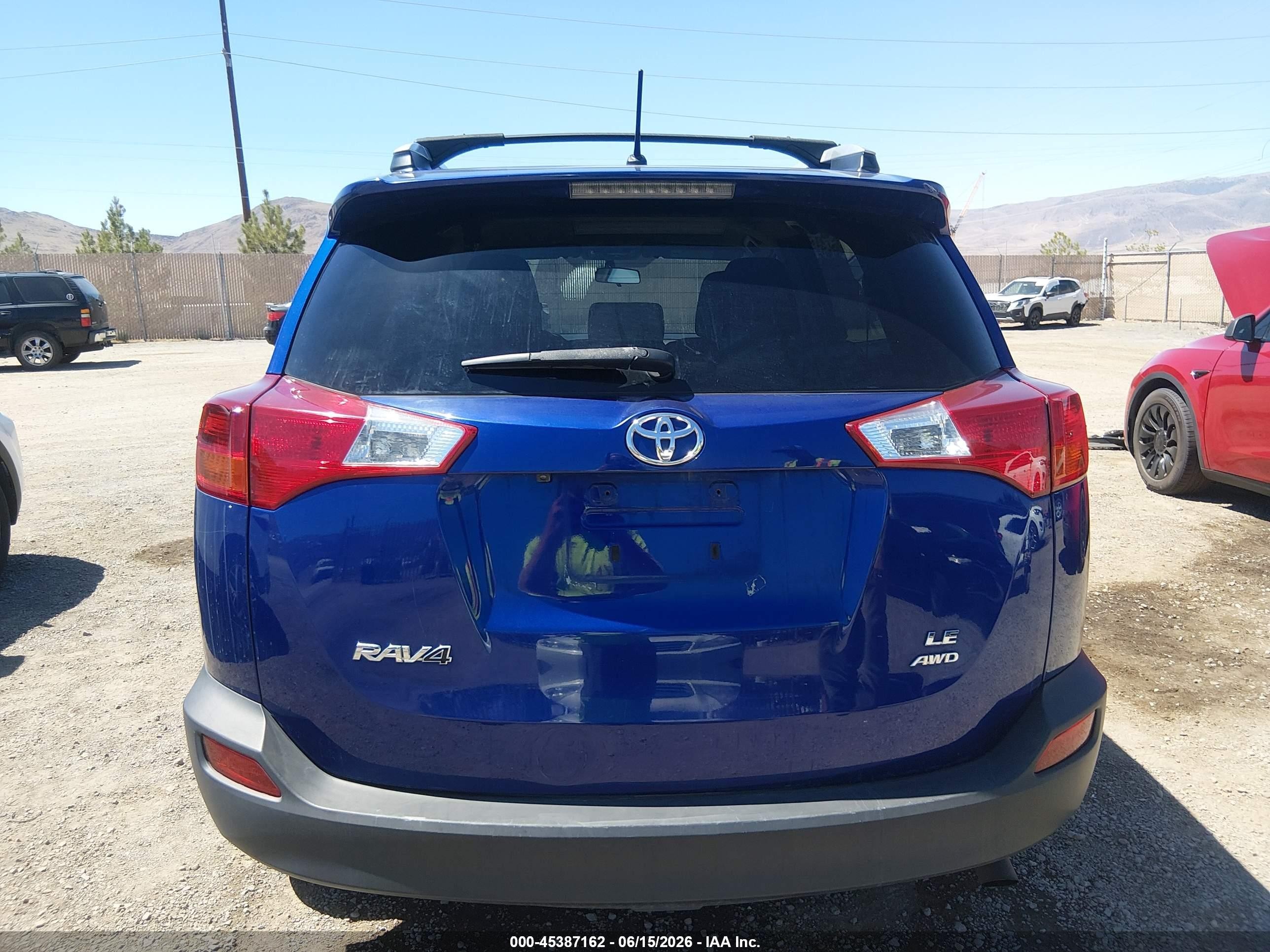 2015 Toyota Rav4 Le Blue vin: 2T3BFREV8FW392083