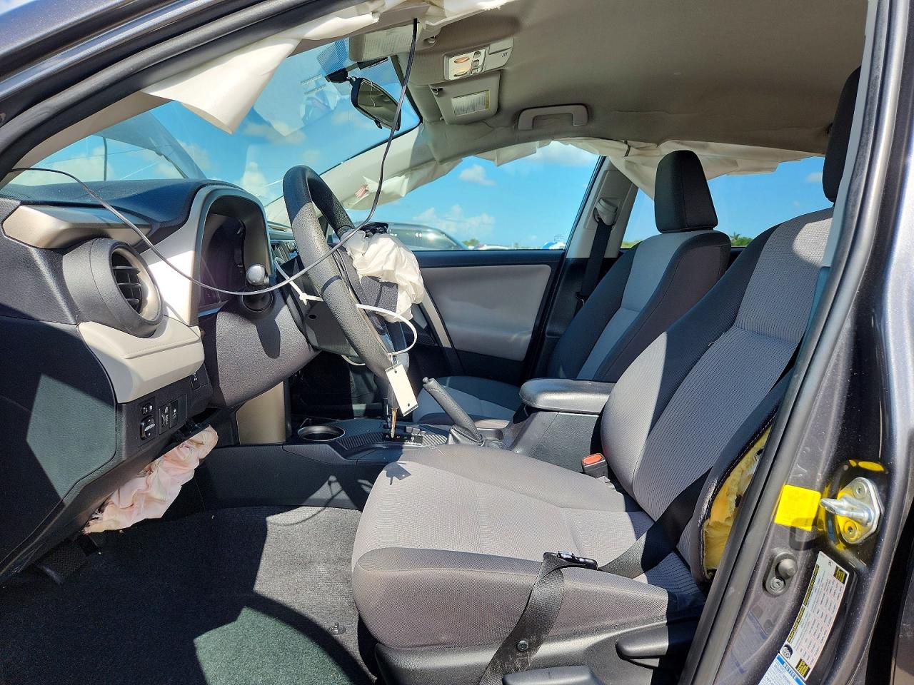 2015 Toyota Rav4 Le Gray vin: 2T3BFREV8FW394657