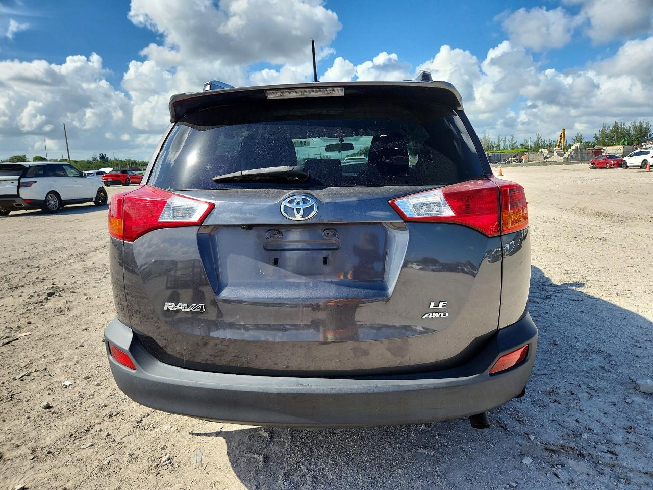 2015 Toyota Rav4 Le Gray vin: 2T3BFREV8FW394657