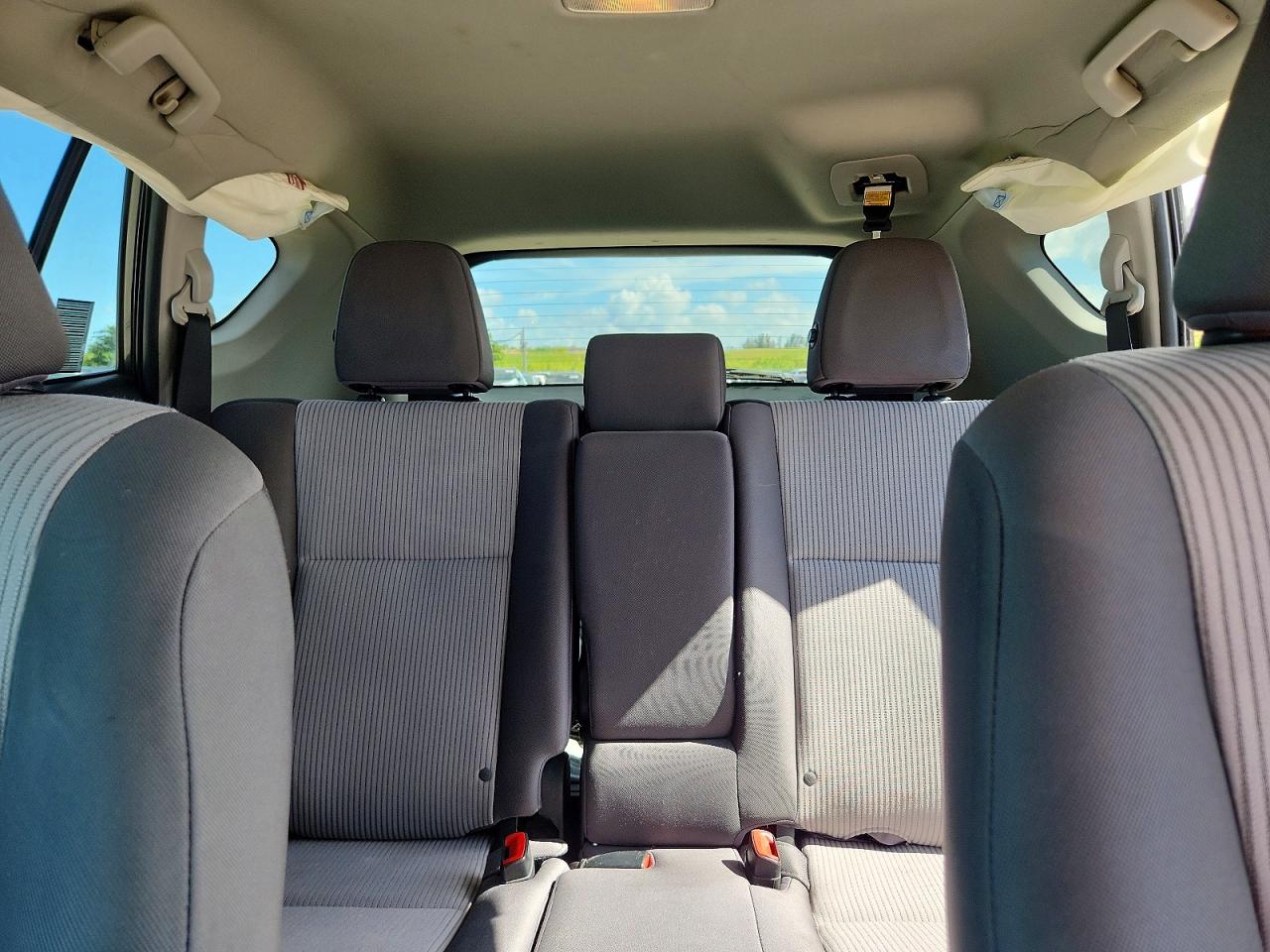 2015 Toyota Rav4 Le Gray vin: 2T3BFREV8FW394657