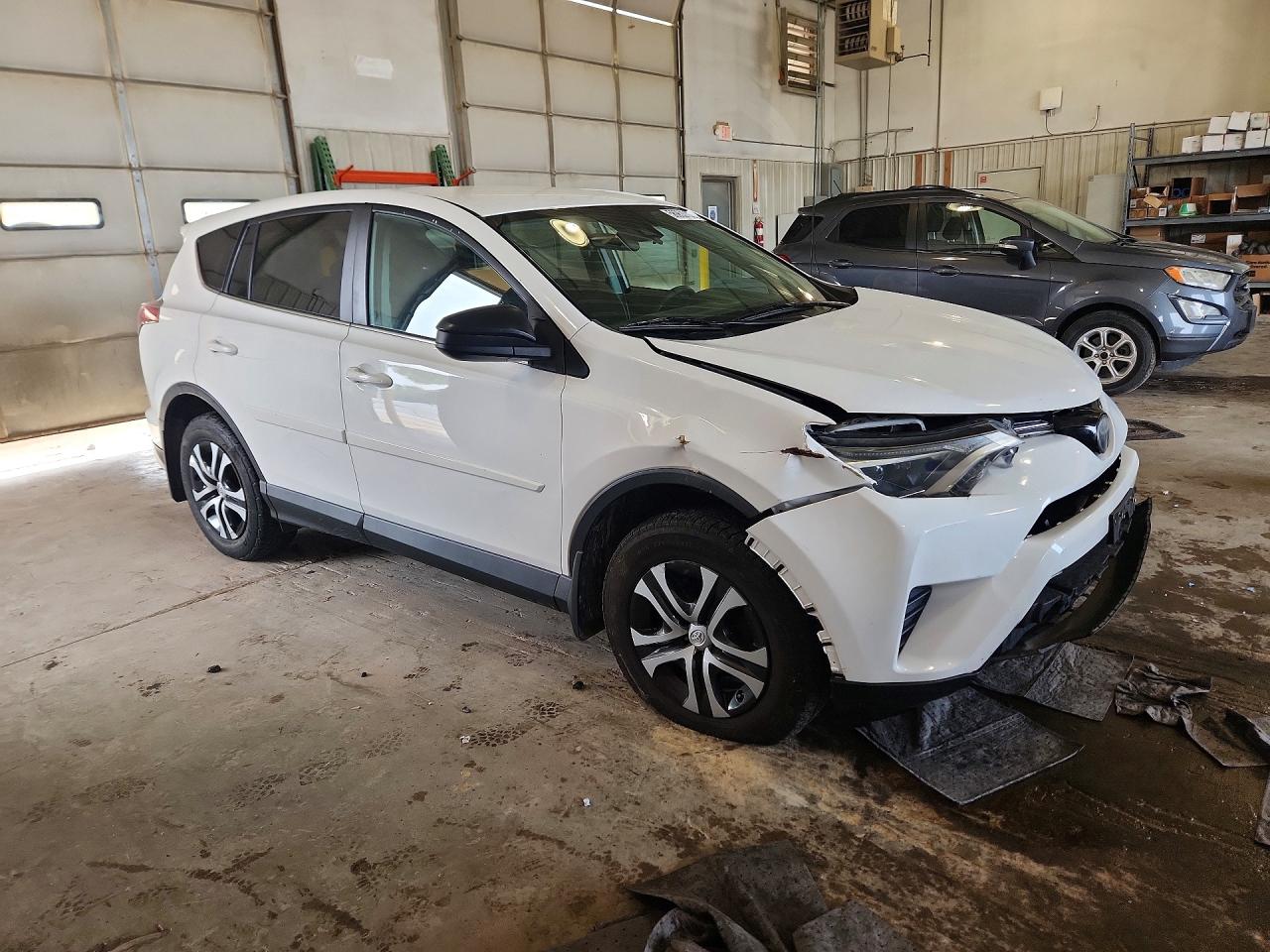 2018 Toyota Rav4 White vin: 2T3BFREV8JW705917