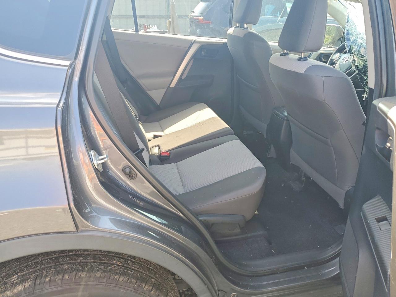 2013 Toyota Rav4 Le Gray vin: 2T3BFREV9DW017025