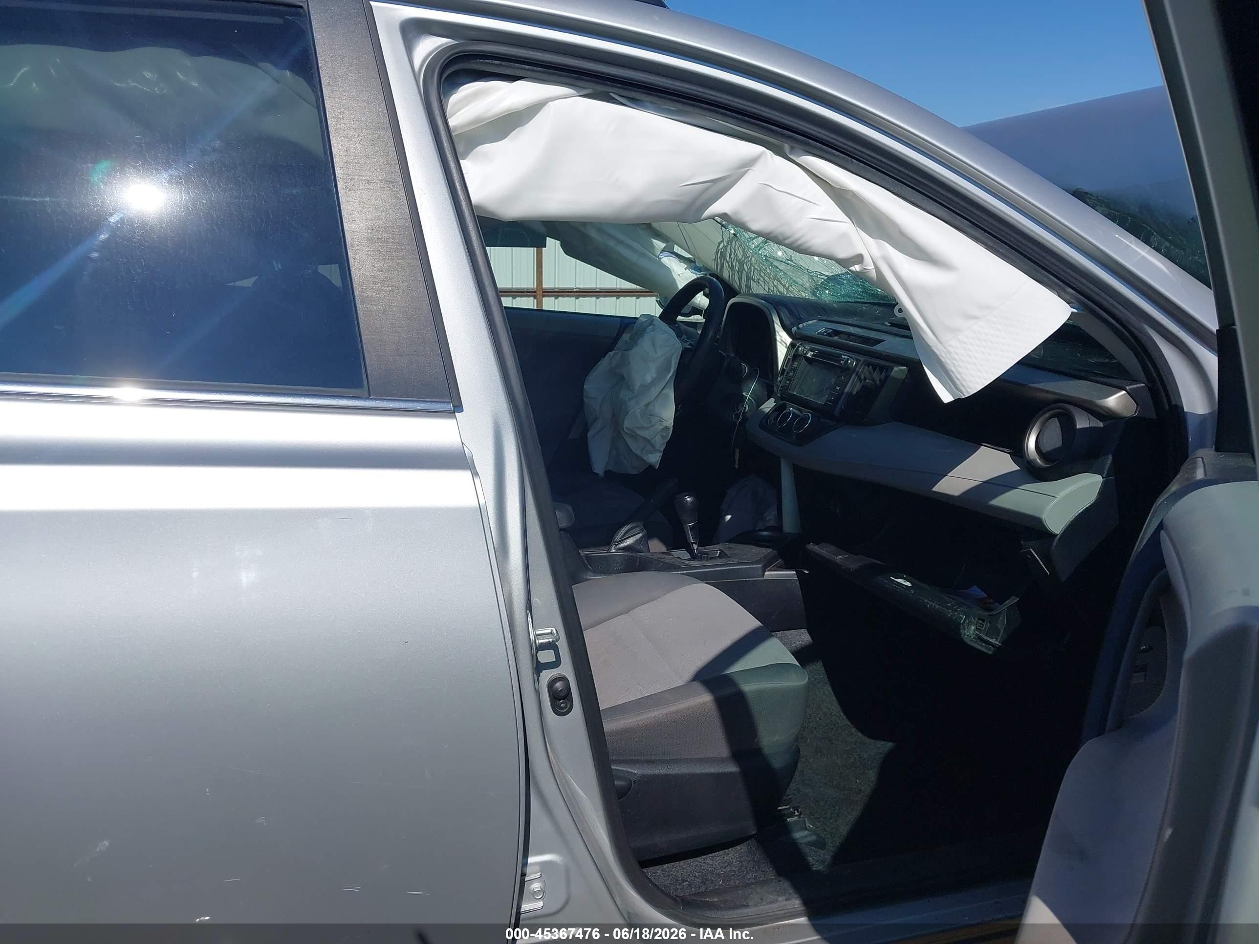 2013 Toyota Rav4 Le Silver vin: 2T3BFREV9DW033693